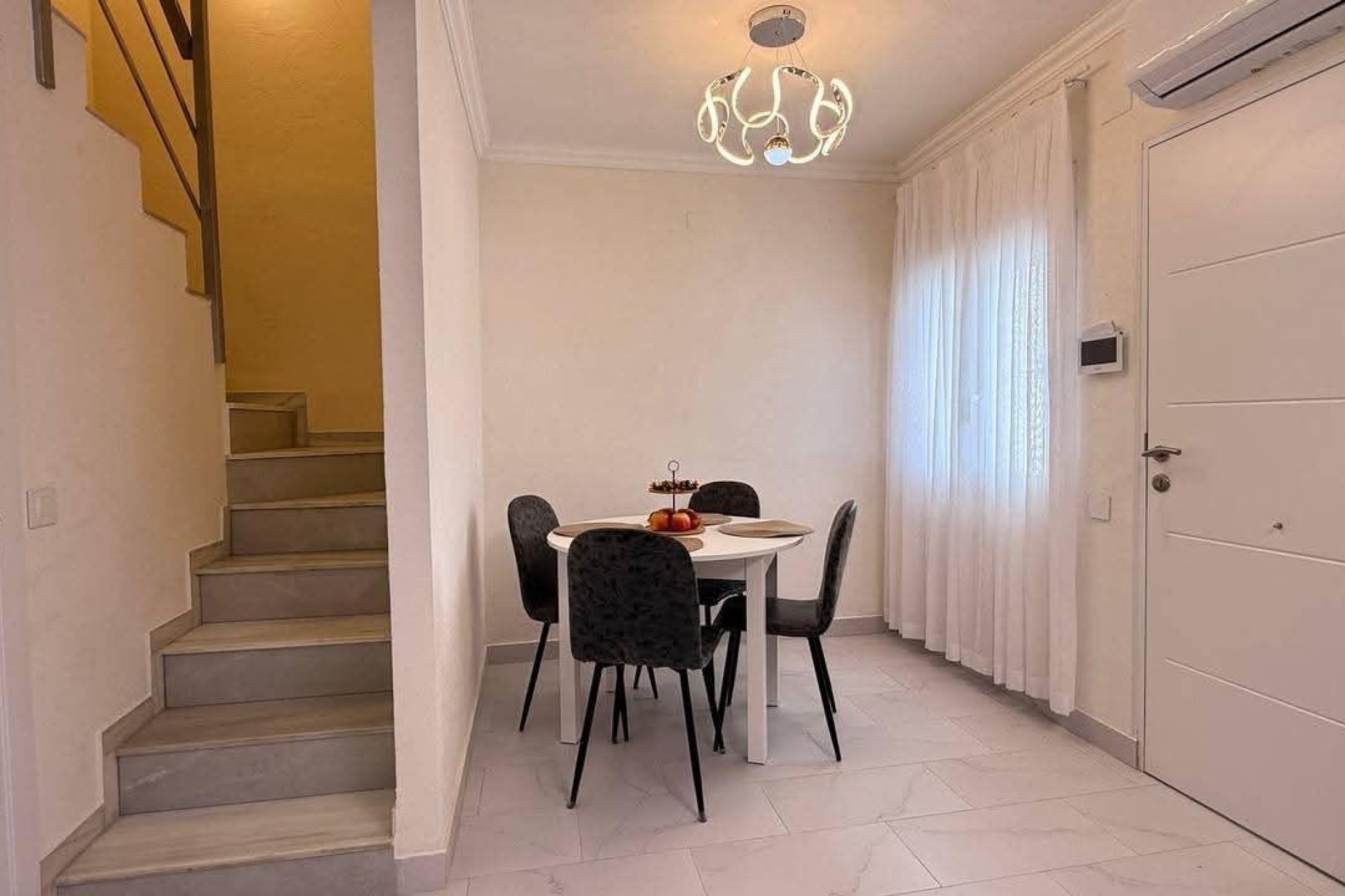 Resale - Townhouse -
Torrevieja - Calas blanca