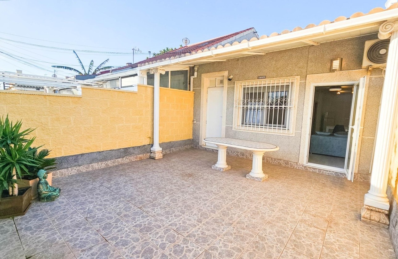 Resale - Townhouse -
Torrevieja - El Limonar