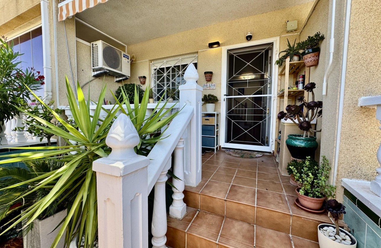 Resale - Townhouse -
Torrevieja - La Siesta - El Salado - Torreta