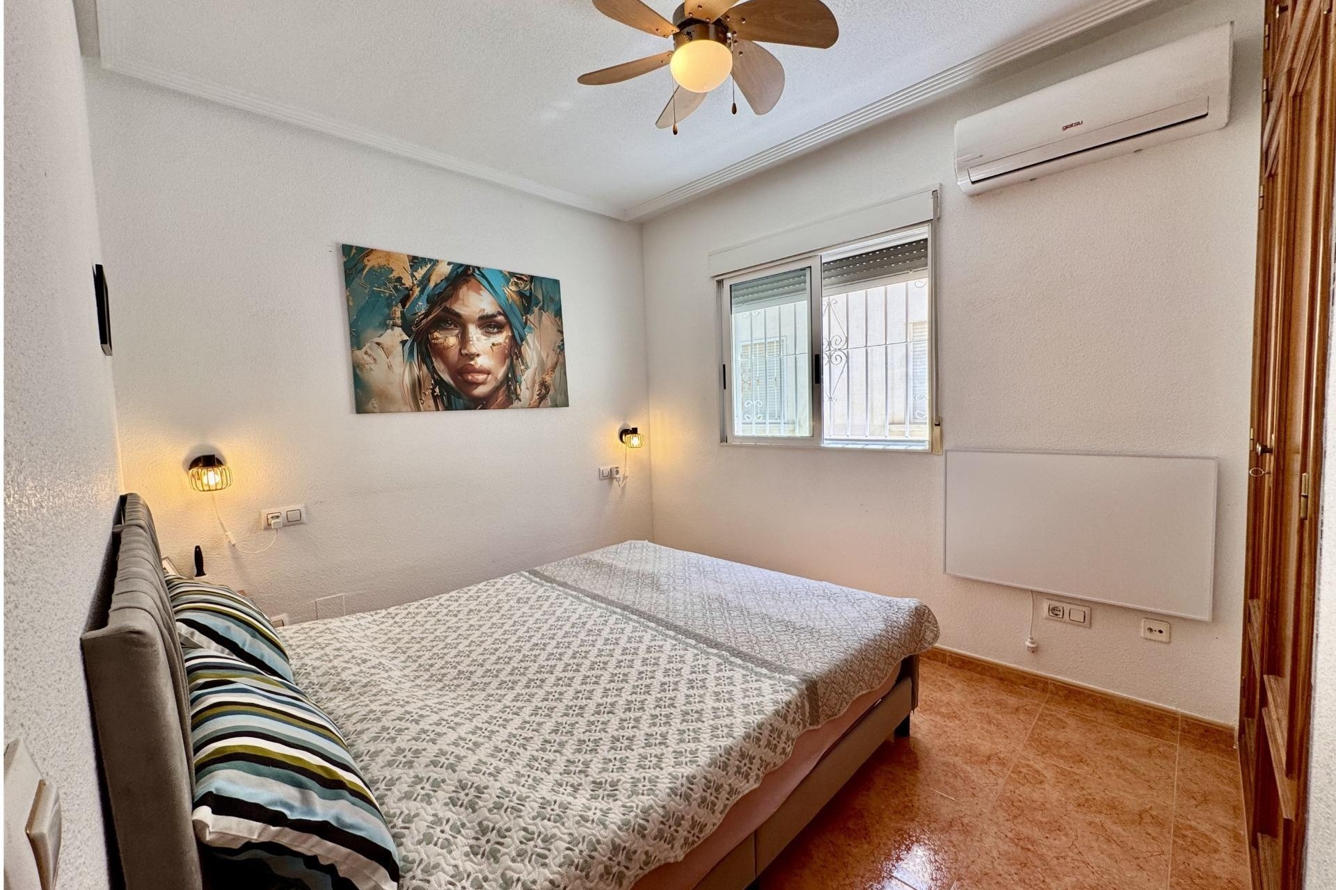 Resale - Townhouse -
Torrevieja - La Siesta - El Salado - Torreta