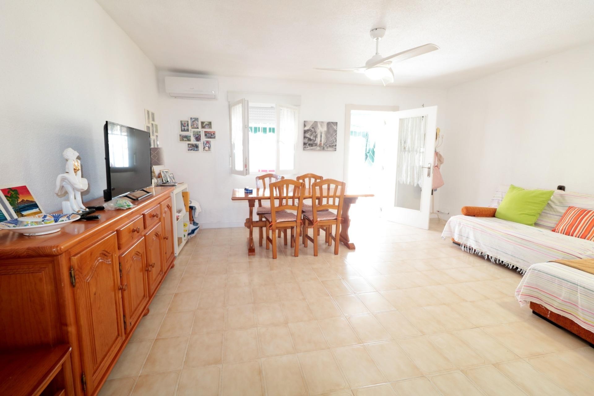 Resale - Townhouse -
Torrevieja - Playa de los Naufragos