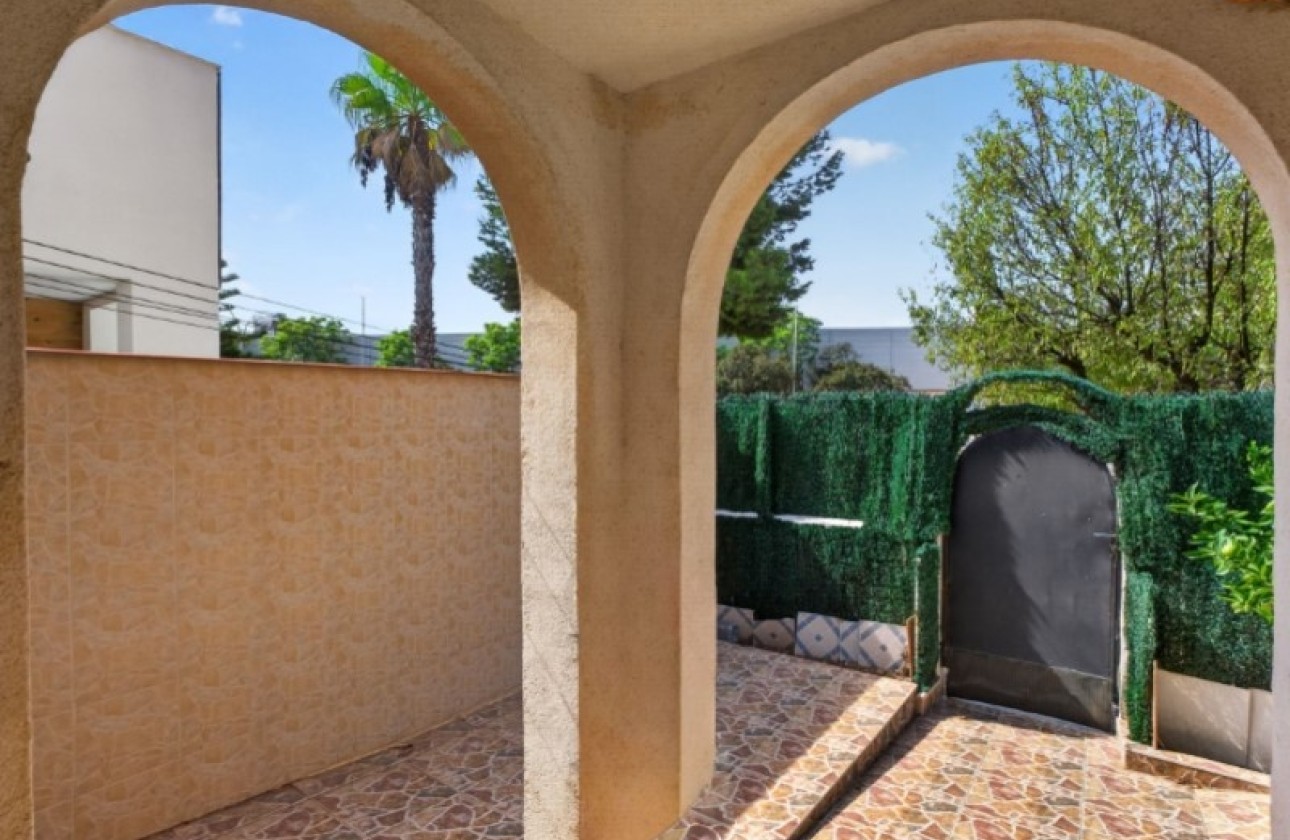 Resale - Townhouse -
Torrevieja
