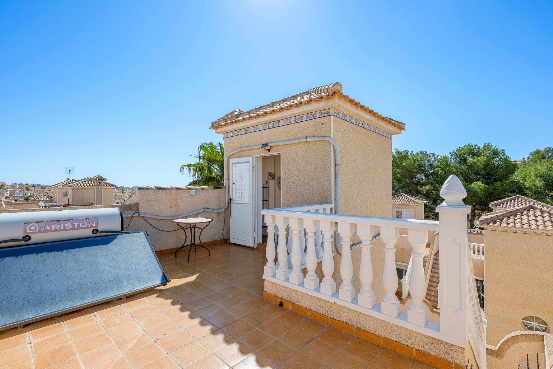 Resale - Townhouse -
Villamartín - Costa Blanca
