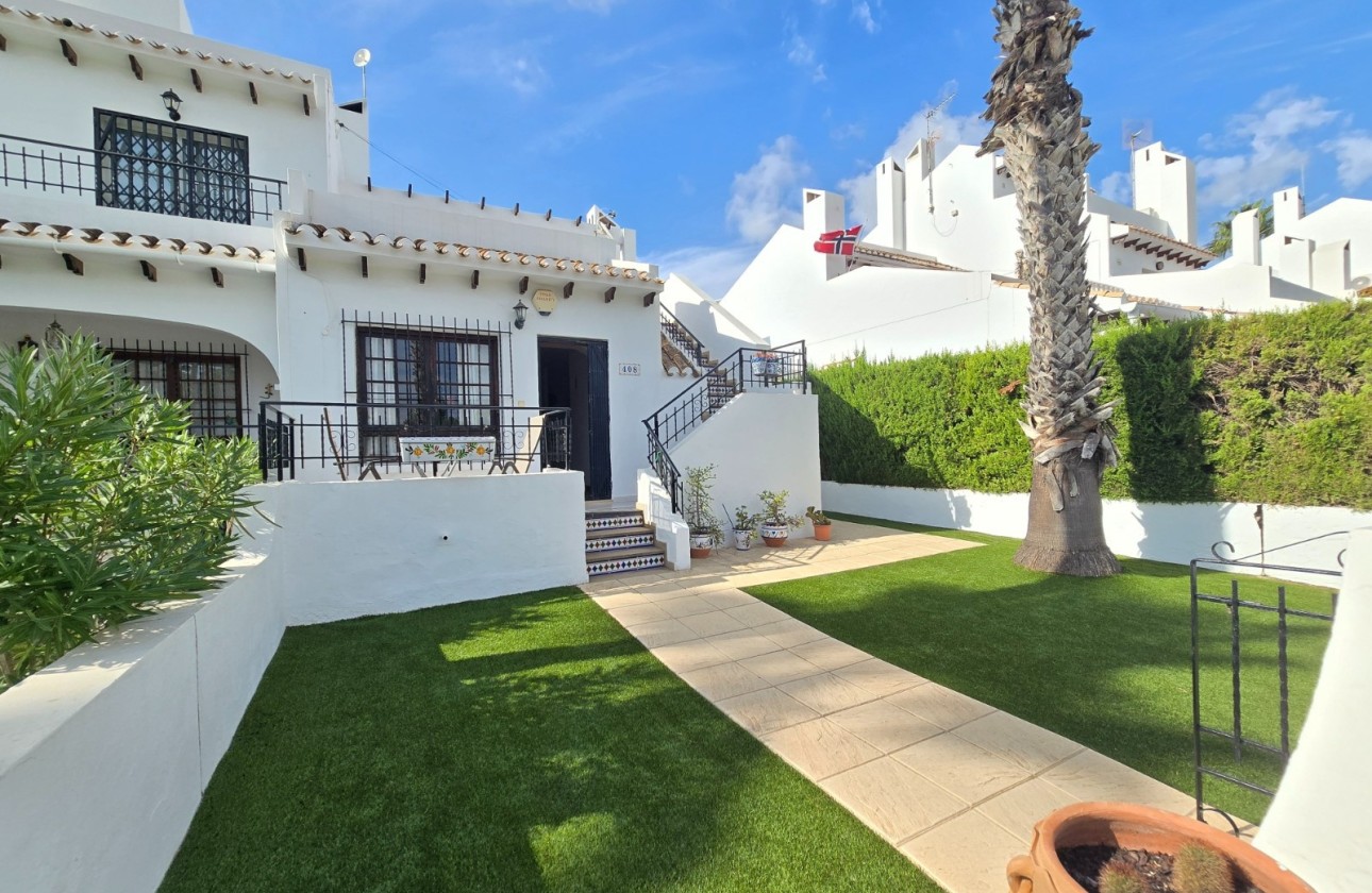 Resale - Townhouse * -
Villamartin * - Los Dolses *