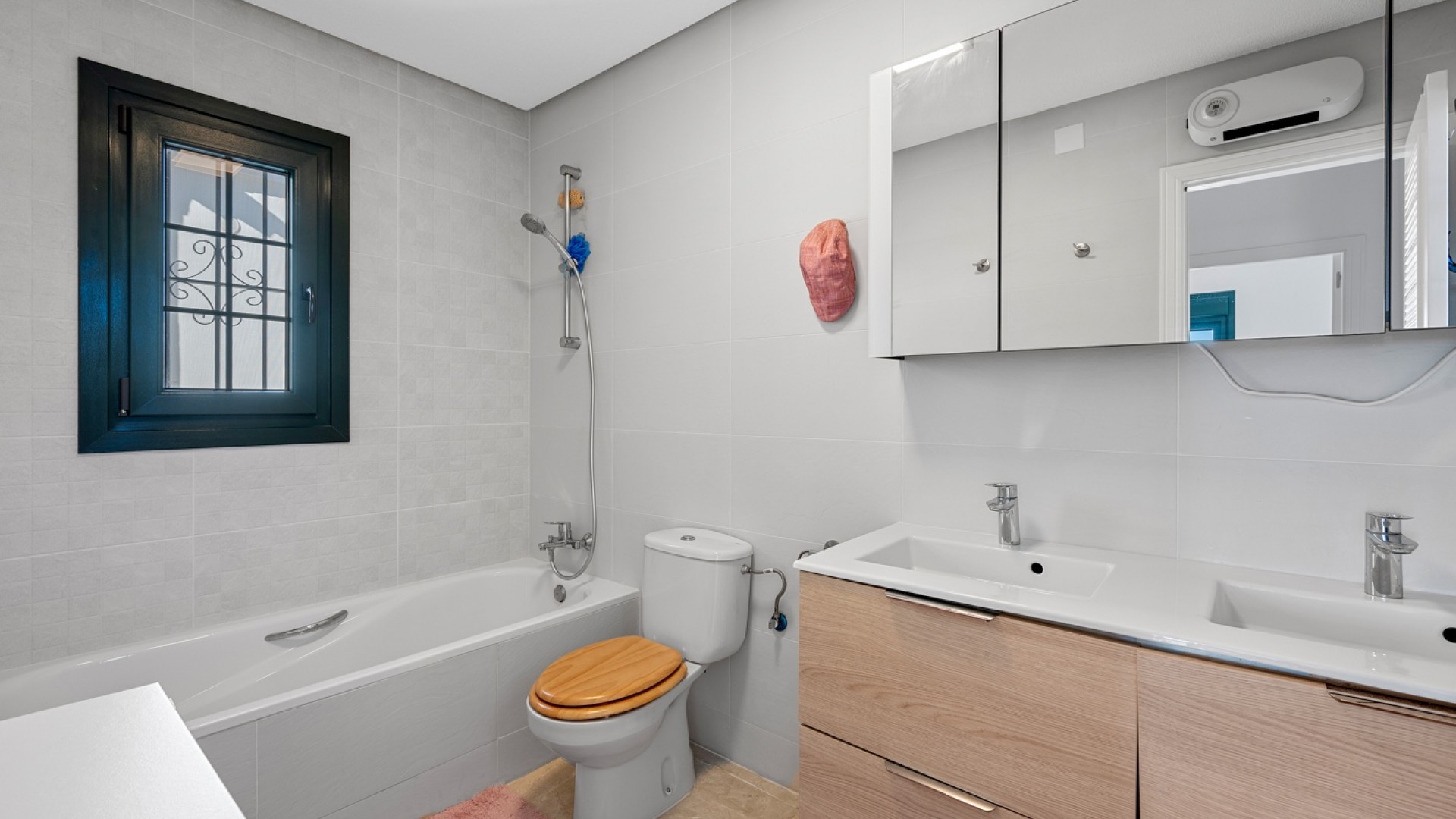 Resale - Villa - Freistehendes -
Orihuela Costa - Los Dolses*