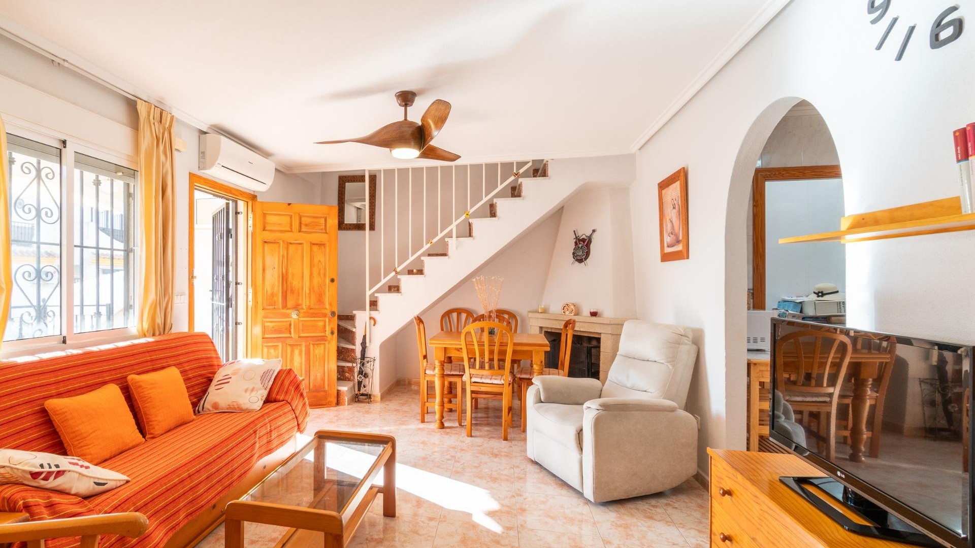 Resale - Villa -
Orihuela Costa - Playa Flamenca