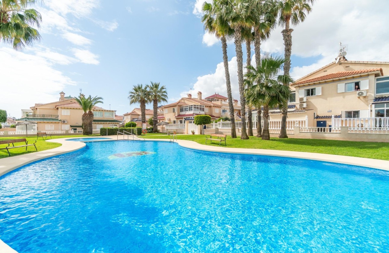 Resale - Villa -
Orihuela Costa - Zeniamar-Horizonte-La Campana
