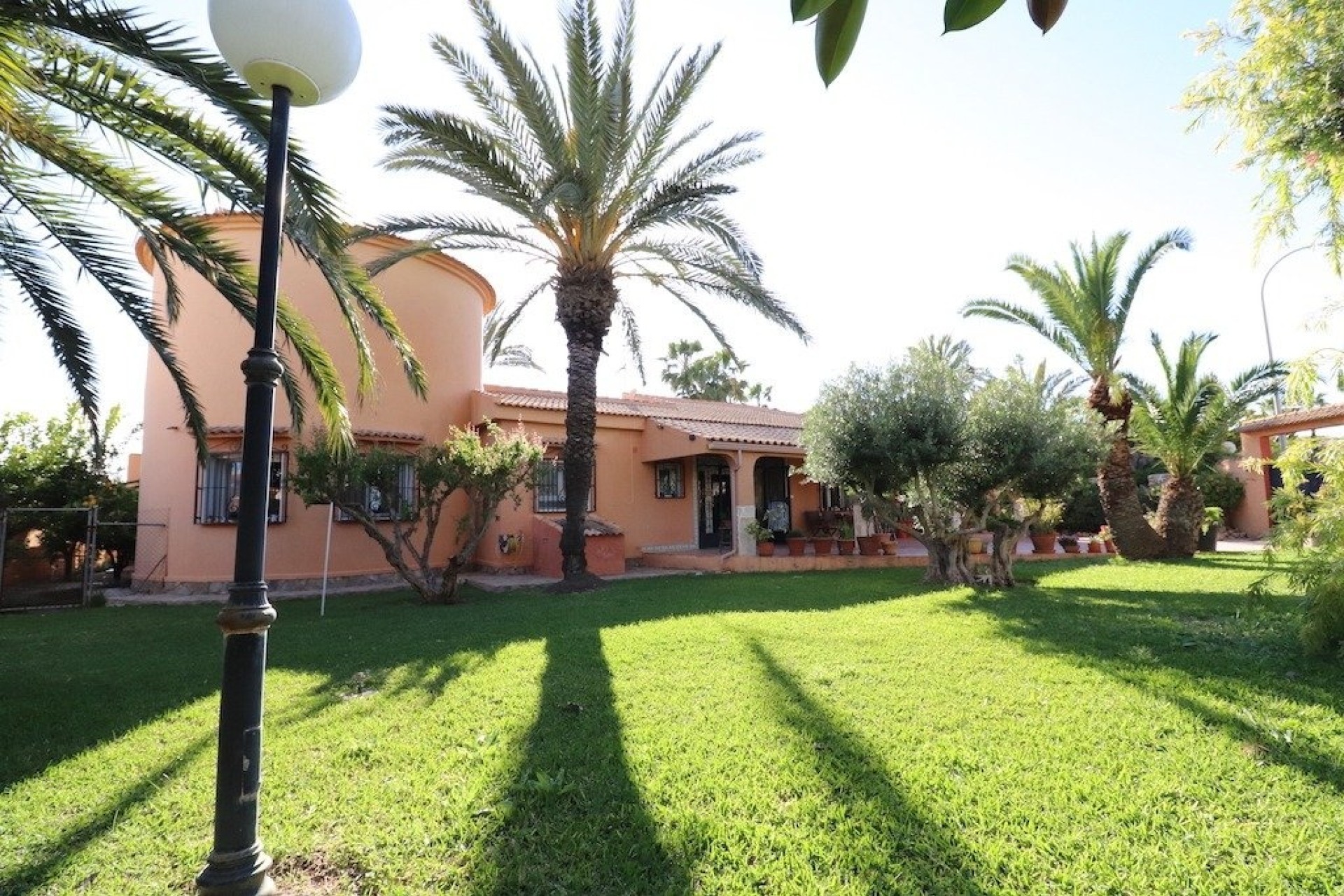 Resale - Villa -
Torrevieja - El chaparral