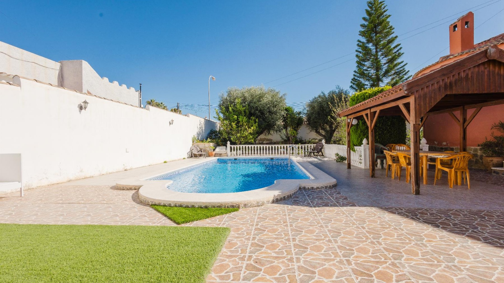 Resale - Villa -
Torrevieja - La Siesta