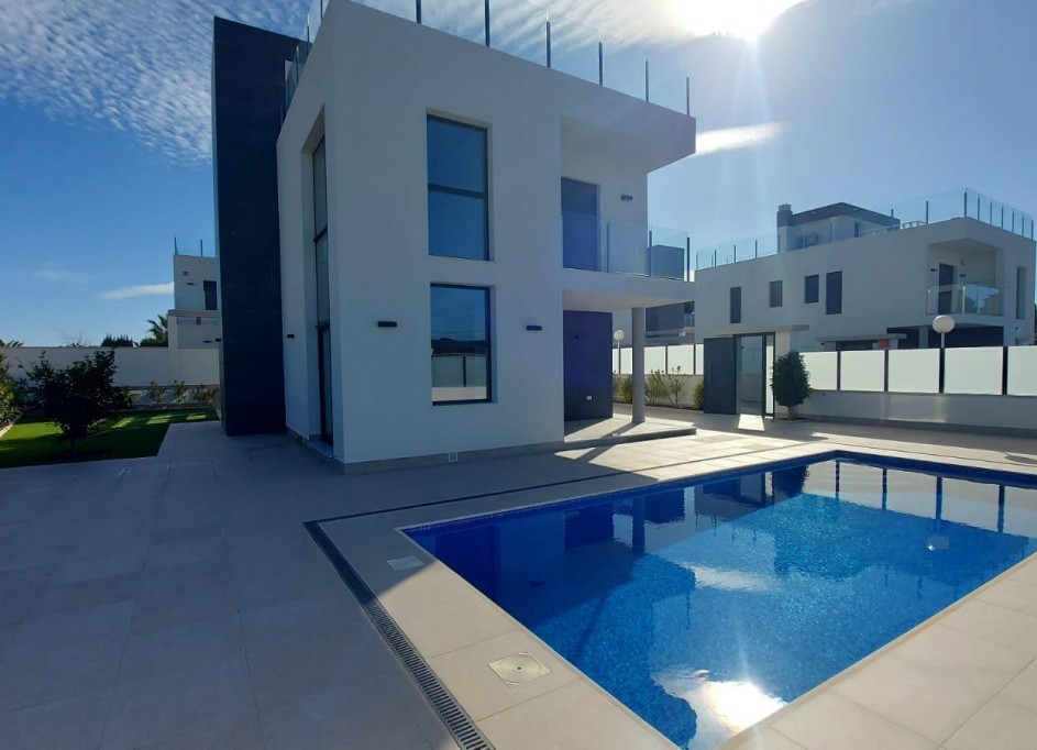 Resale - Villa -
Torrevieja - Los Balcones