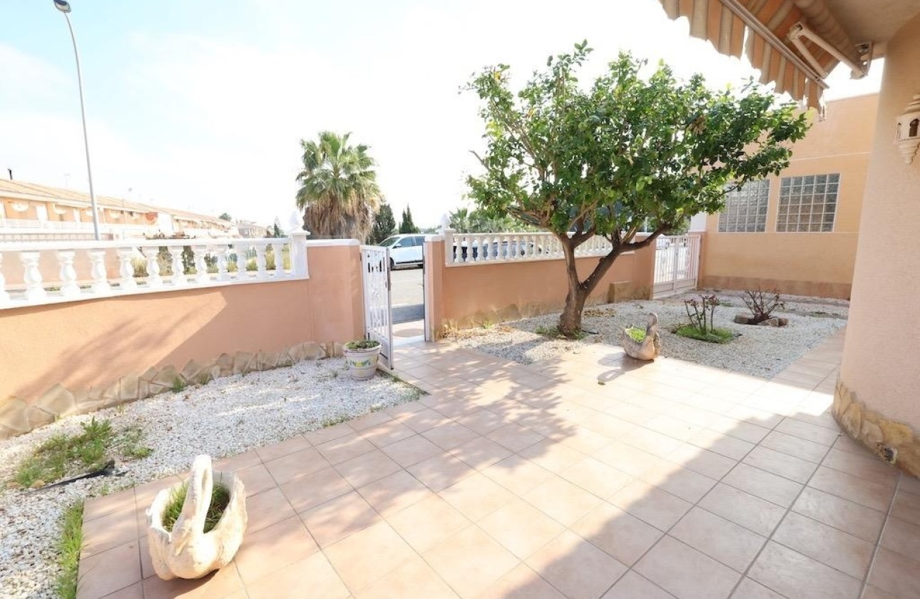 Resale - Villa -
Torrevieja - Los Balcones