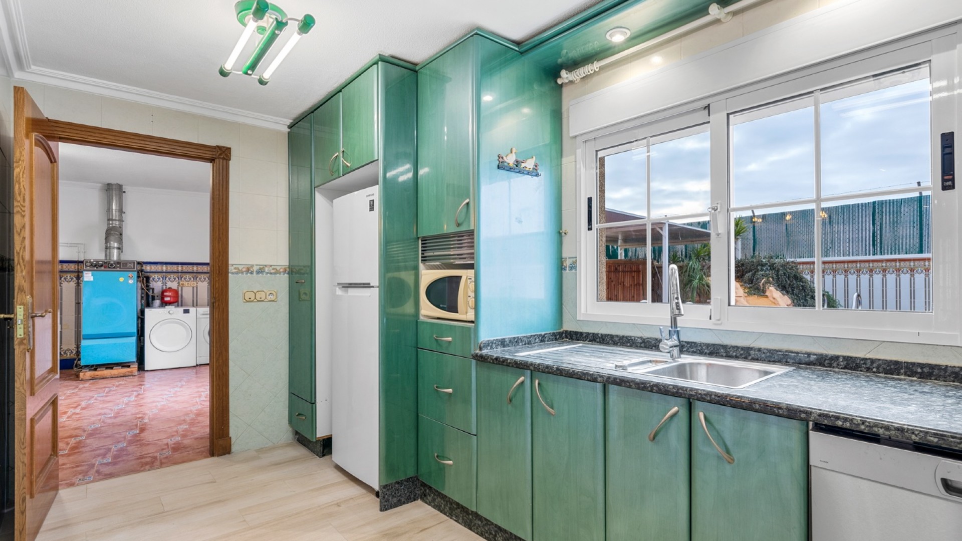 Resale - Villa -
Torrevieja