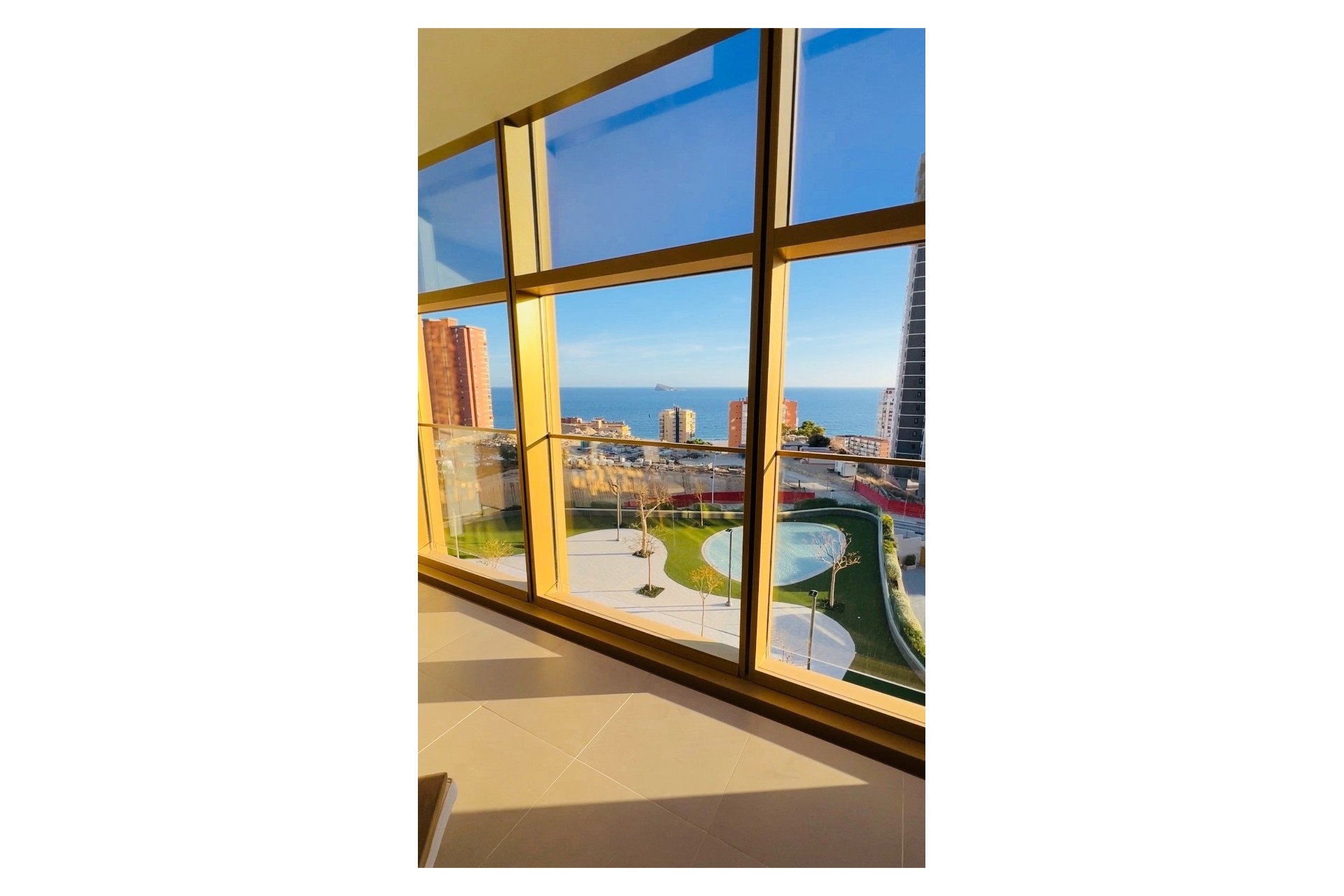 Resale - Wohnung / Apartment -
Benidorm - Poniente