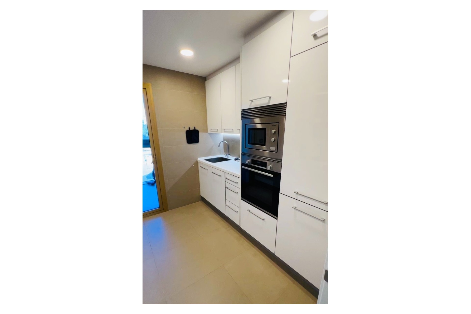 Resale - Wohnung / Apartment -
Benidorm - Poniente