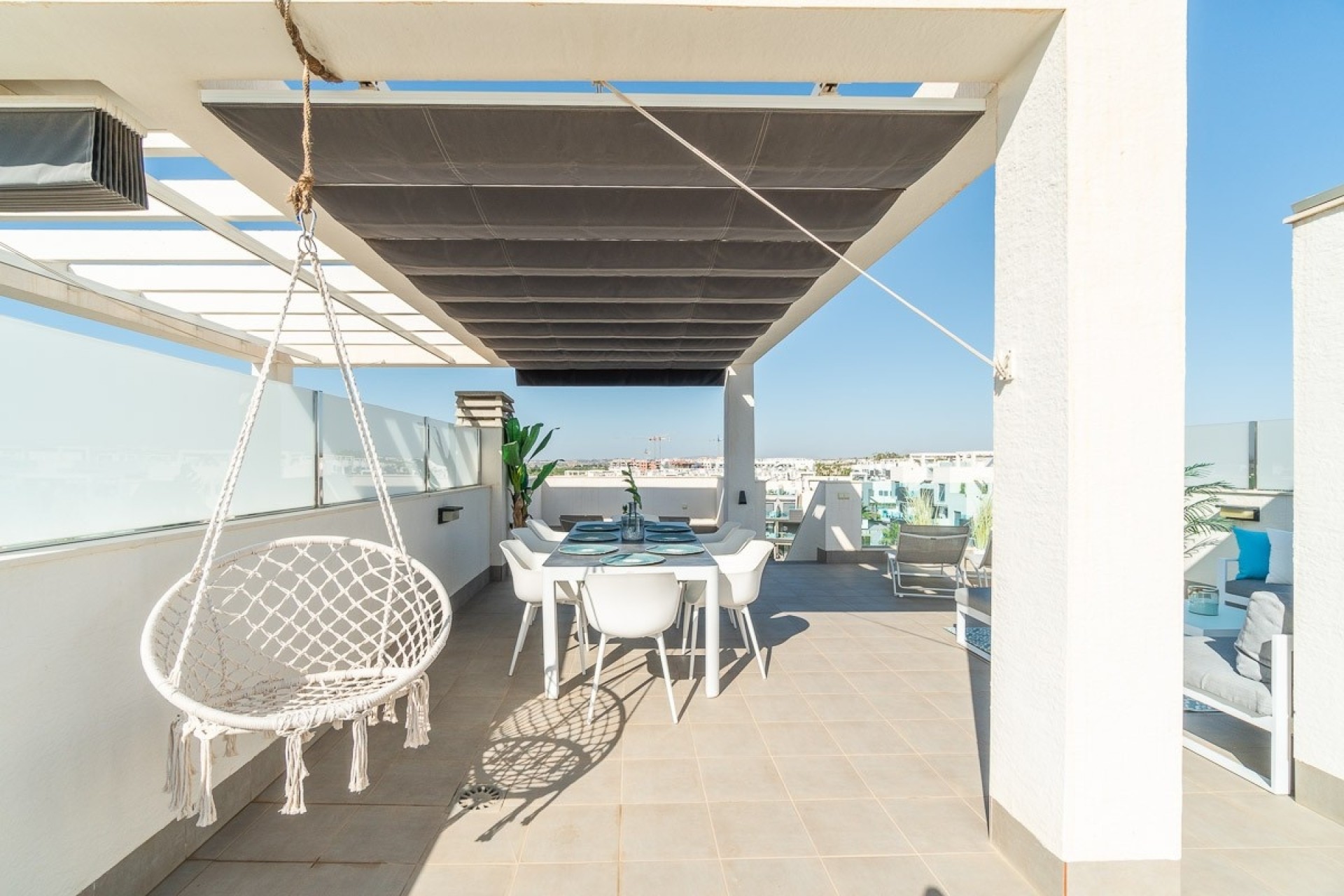 Resale - Wohnung / Apartment -
El Raso