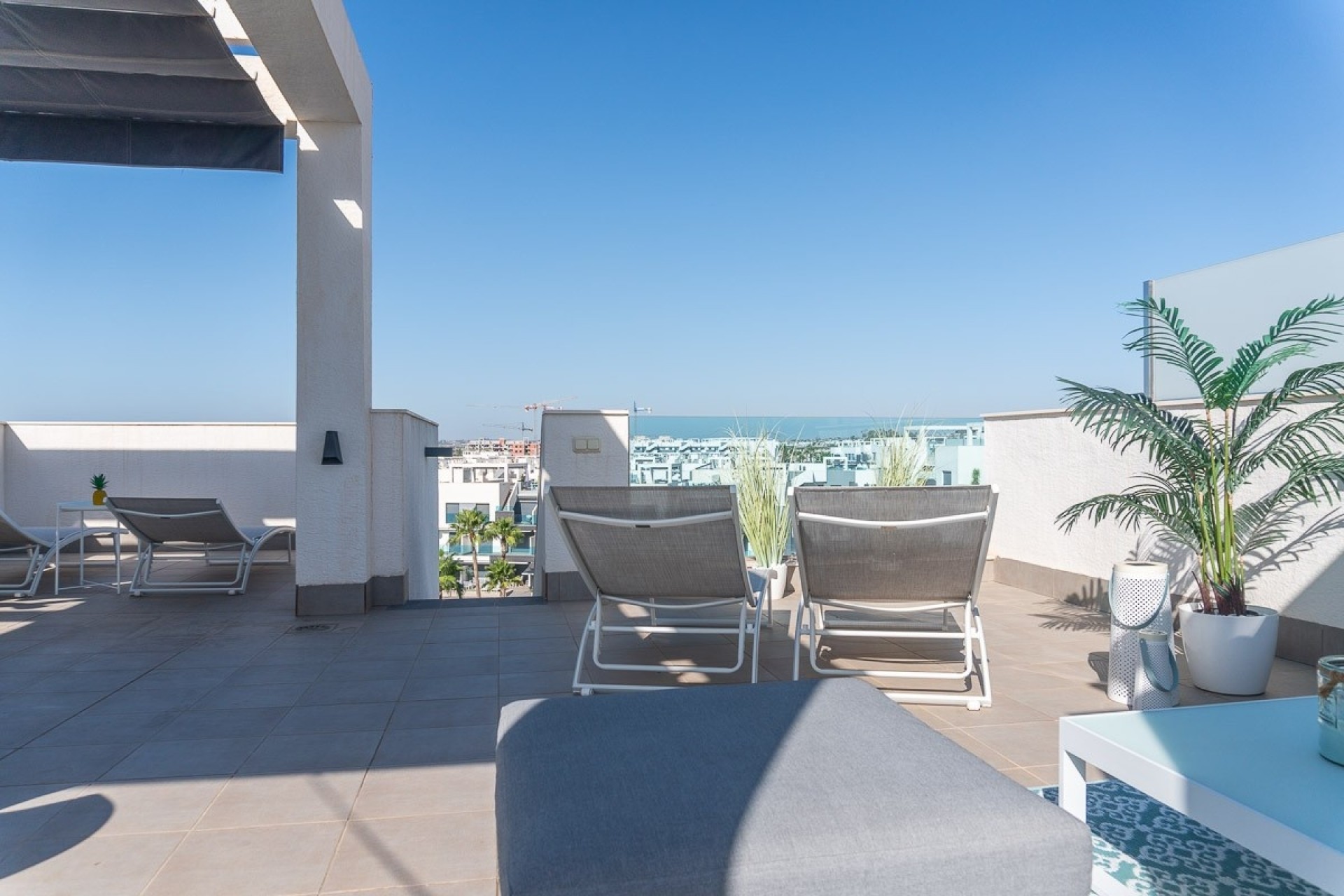 Resale - Wohnung / Apartment -
El Raso