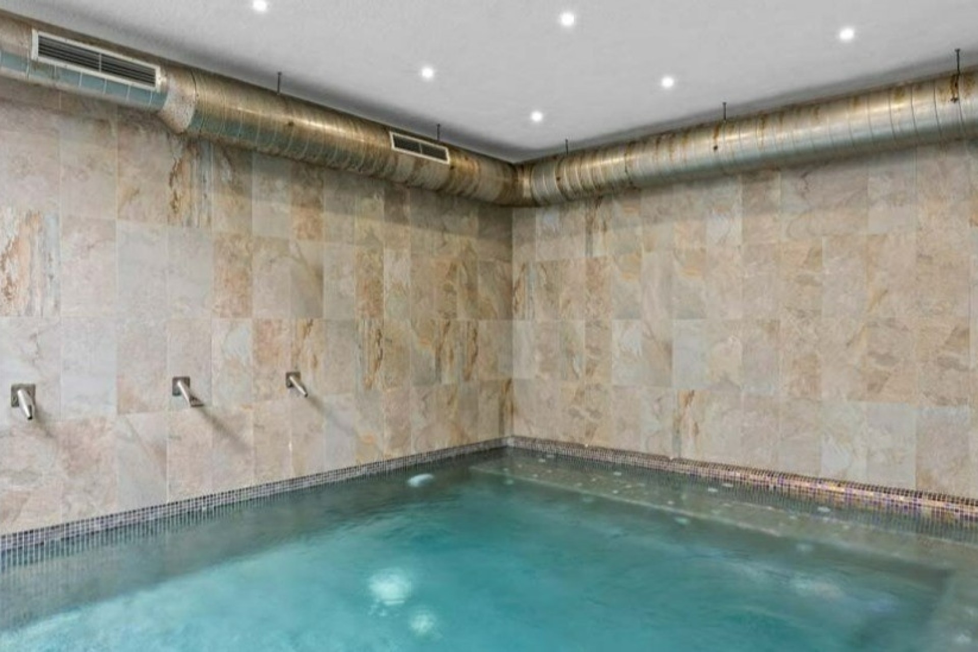 Resale - Wohnung / Apartment -
El Raso
