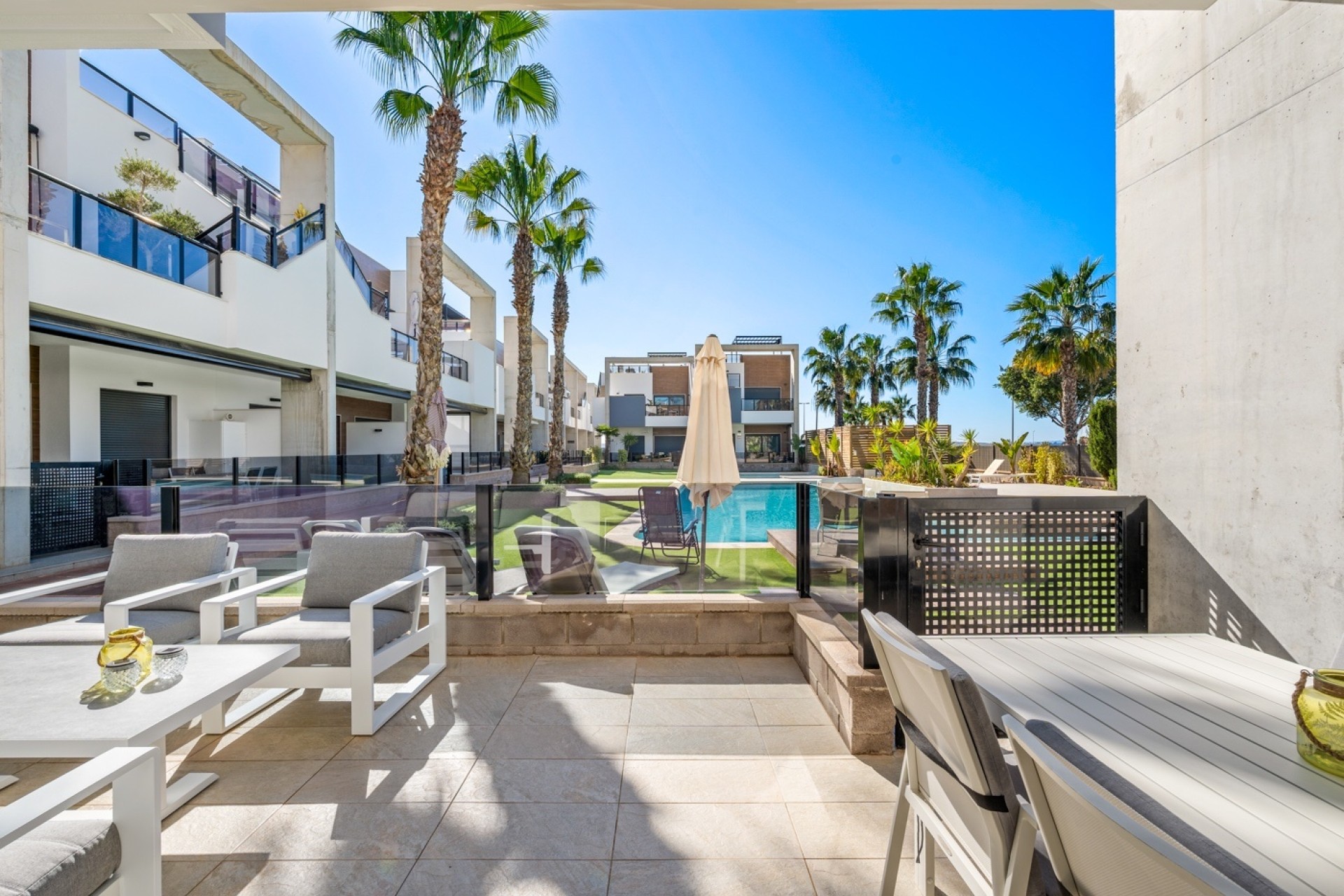 Resale - Wohnung / Apartment -
Guardamar del Segura - El Raso*