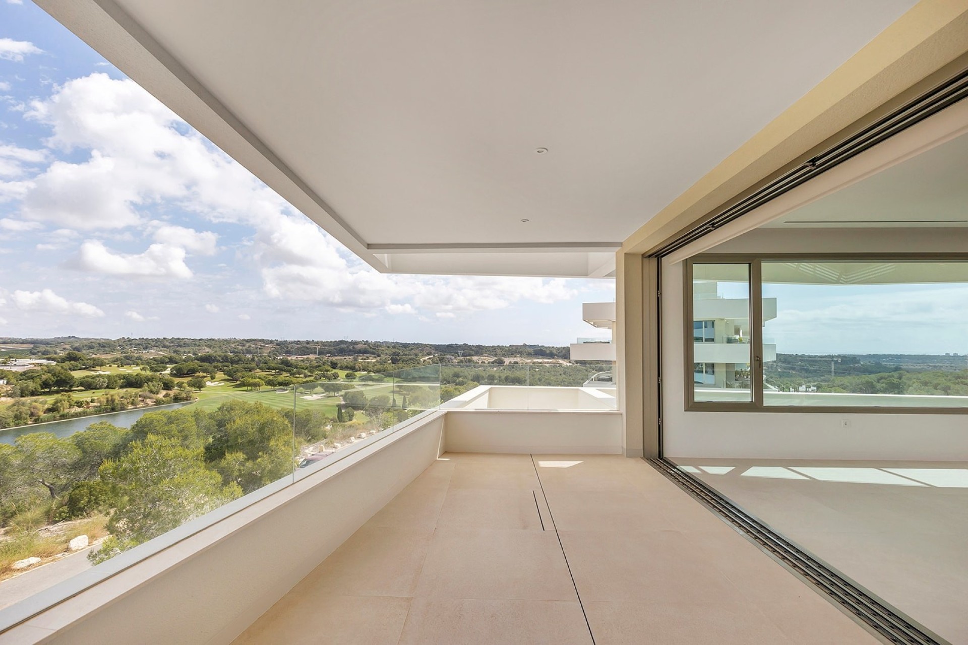 Resale - Wohnung / Apartment -
Las Colinas Golf Resort - Las Colinas golf