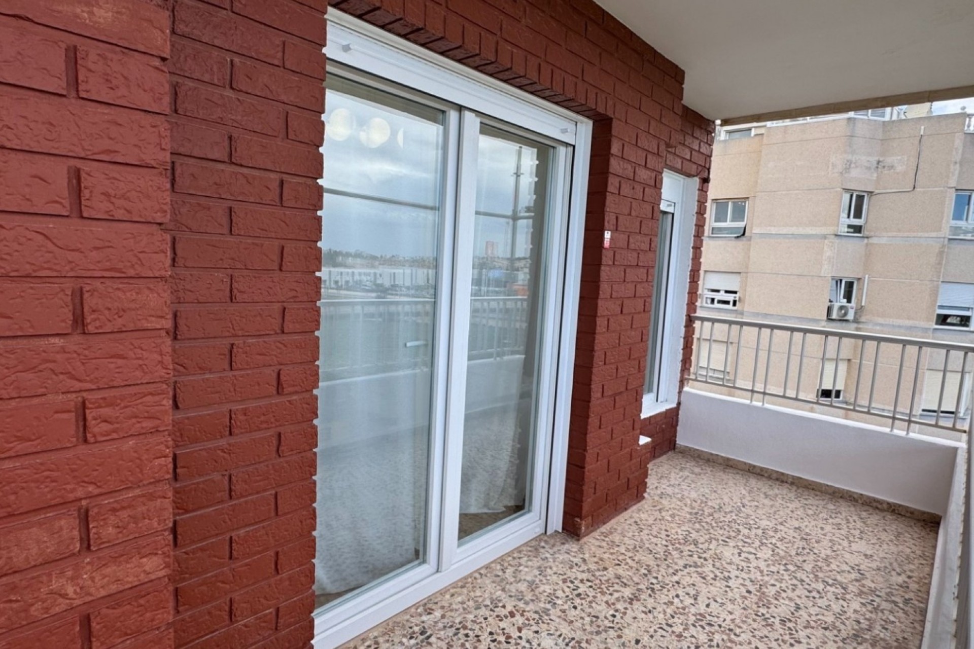 Resale - Wohnung / Apartment -
Orihuela Costa - Punta Prima
