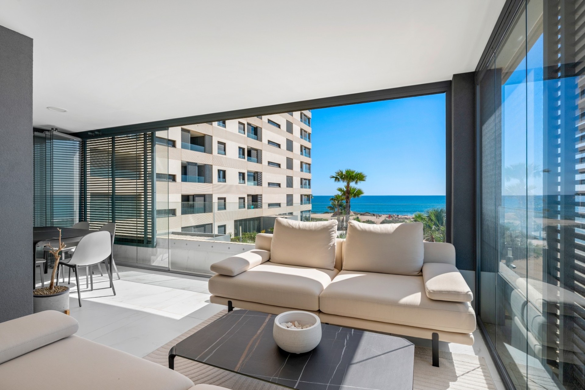 Resale - Wohnung / Apartment -
Orihuela Costa - Punta Prima