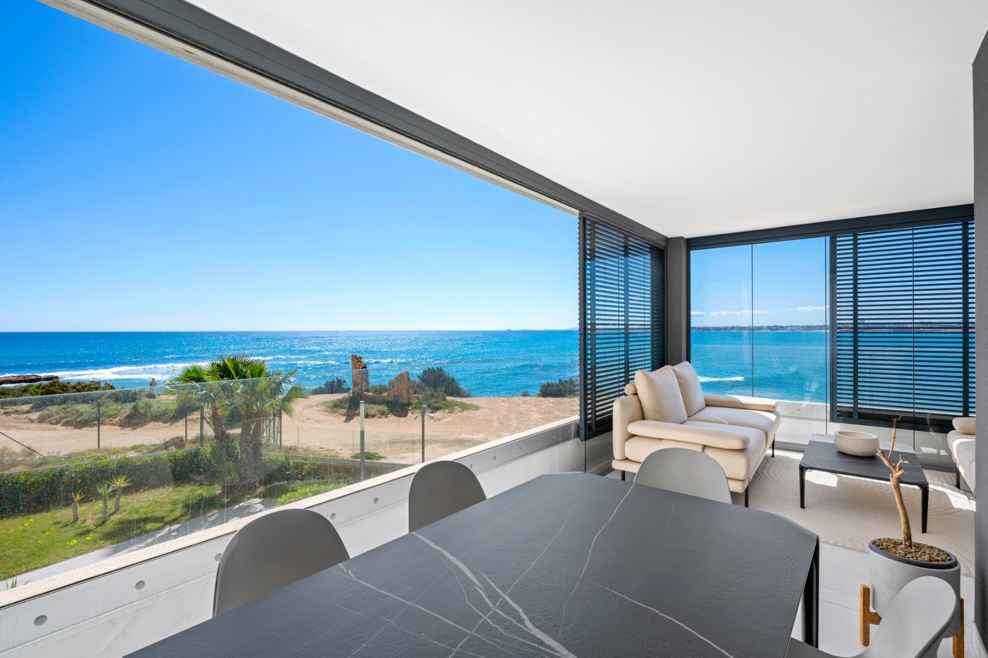 Resale - Wohnung / Apartment -
Orihuela Costa - Punta Prima