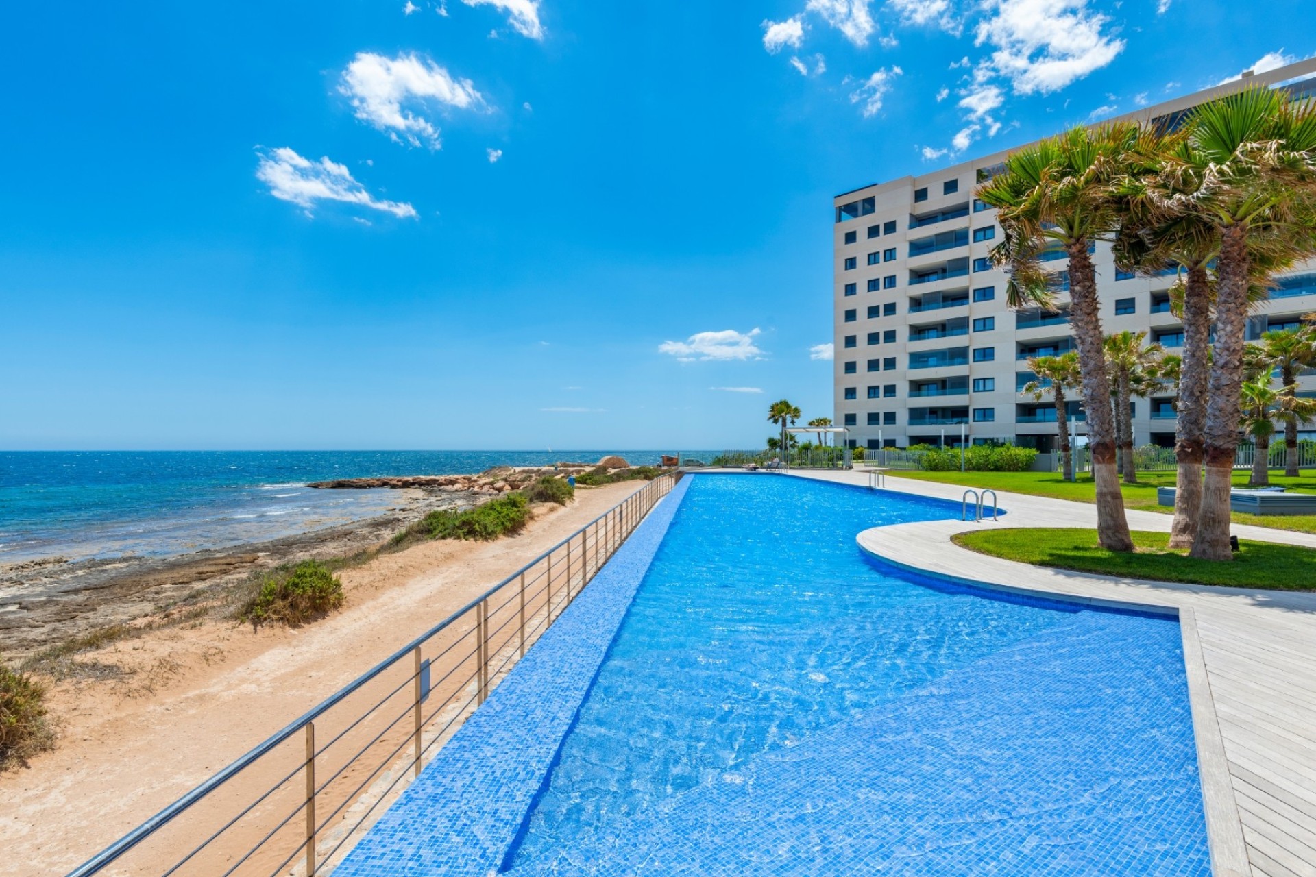 Resale - Wohnung / Apartment -
Orihuela Costa - Punta Prima