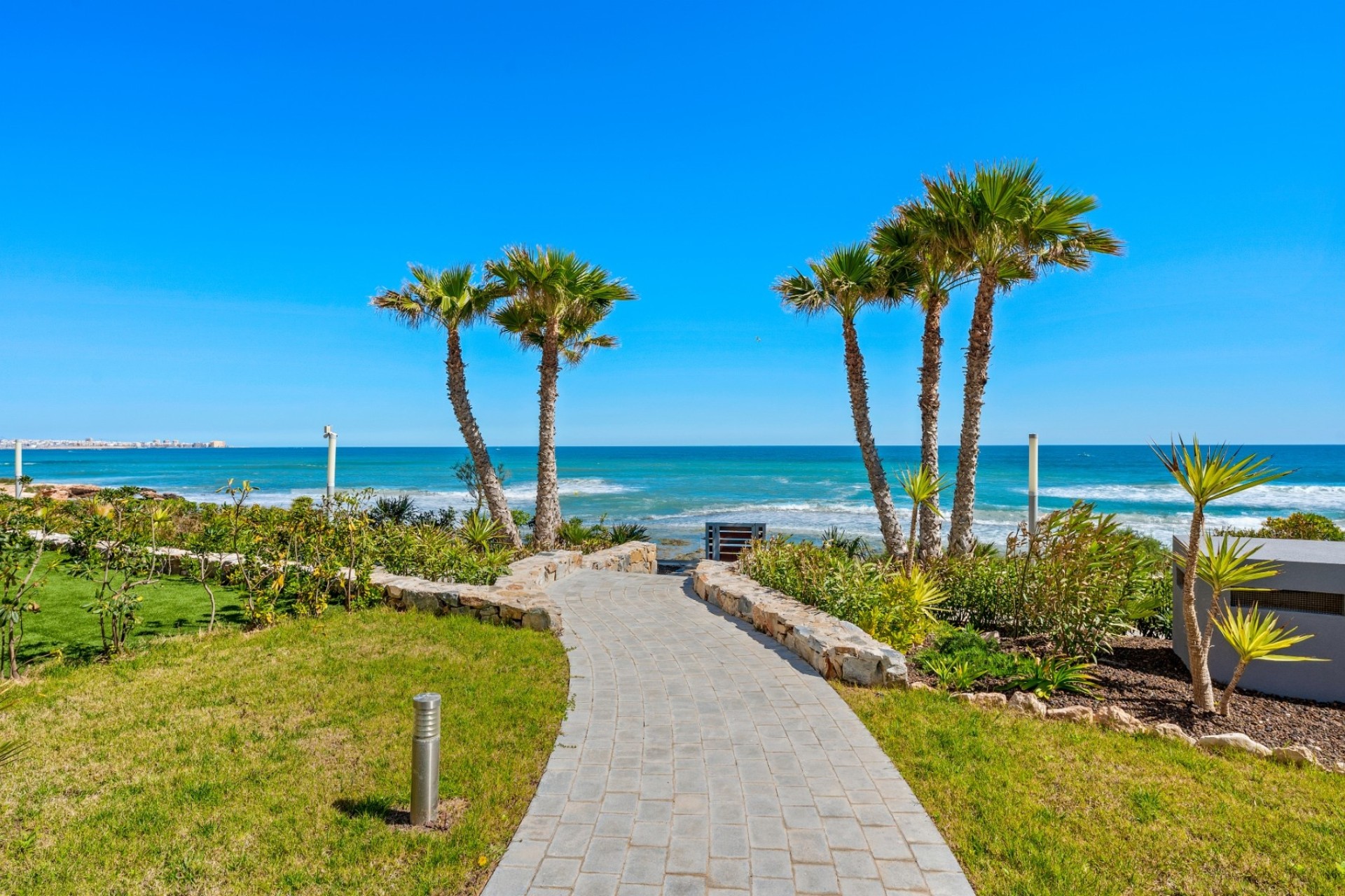 Resale - Wohnung / Apartment -
Orihuela Costa - Punta Prima