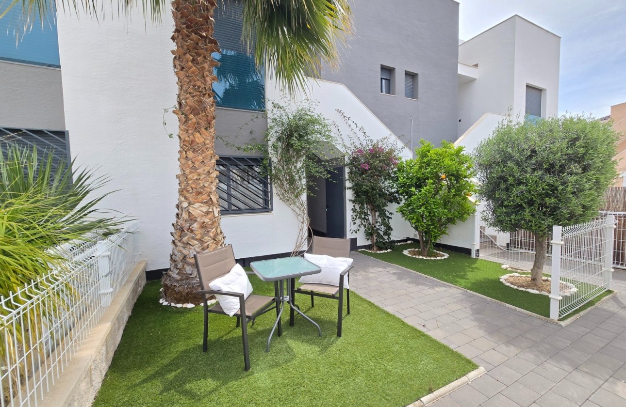 Resale - Wohnung / Apartment -
Orihuela Costa - Punta Prima *