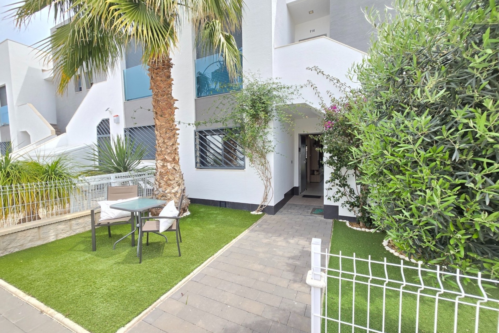 Resale - Wohnung / Apartment -
Orihuela Costa - Punta Prima *