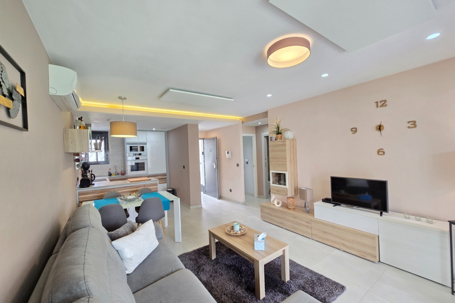 Resale - Wohnung / Apartment -
Orihuela Costa - Punta Prima *