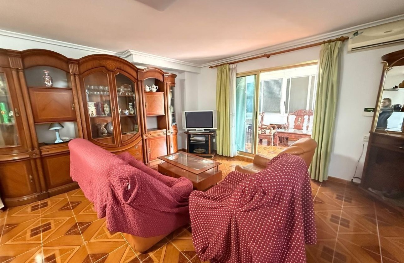 Resale - Wohnung / Apartment -
Orihuela Costa - Punta Prima