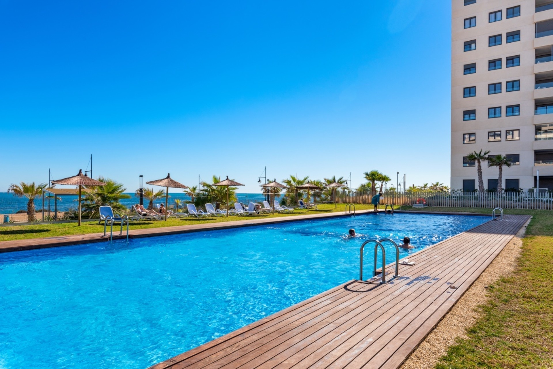 Resale - Wohnung / Apartment -
Orihuela Costa - Punta Prima