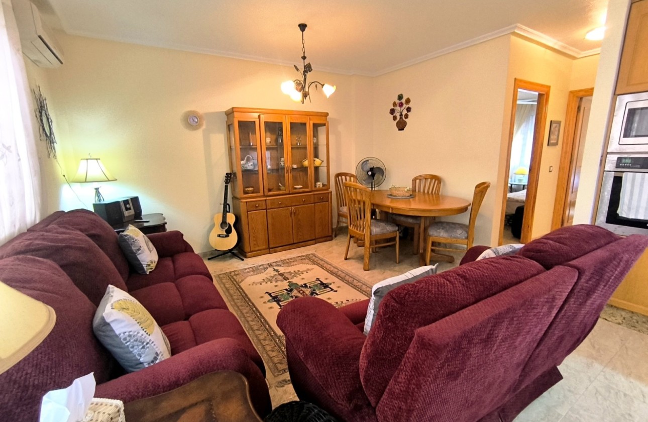 Resale - Wohnung / Apartment -
Orihuela