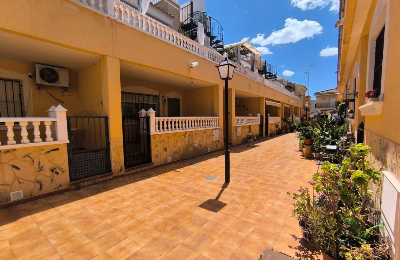 Resale - Wohnung / Apartment -
Orihuela