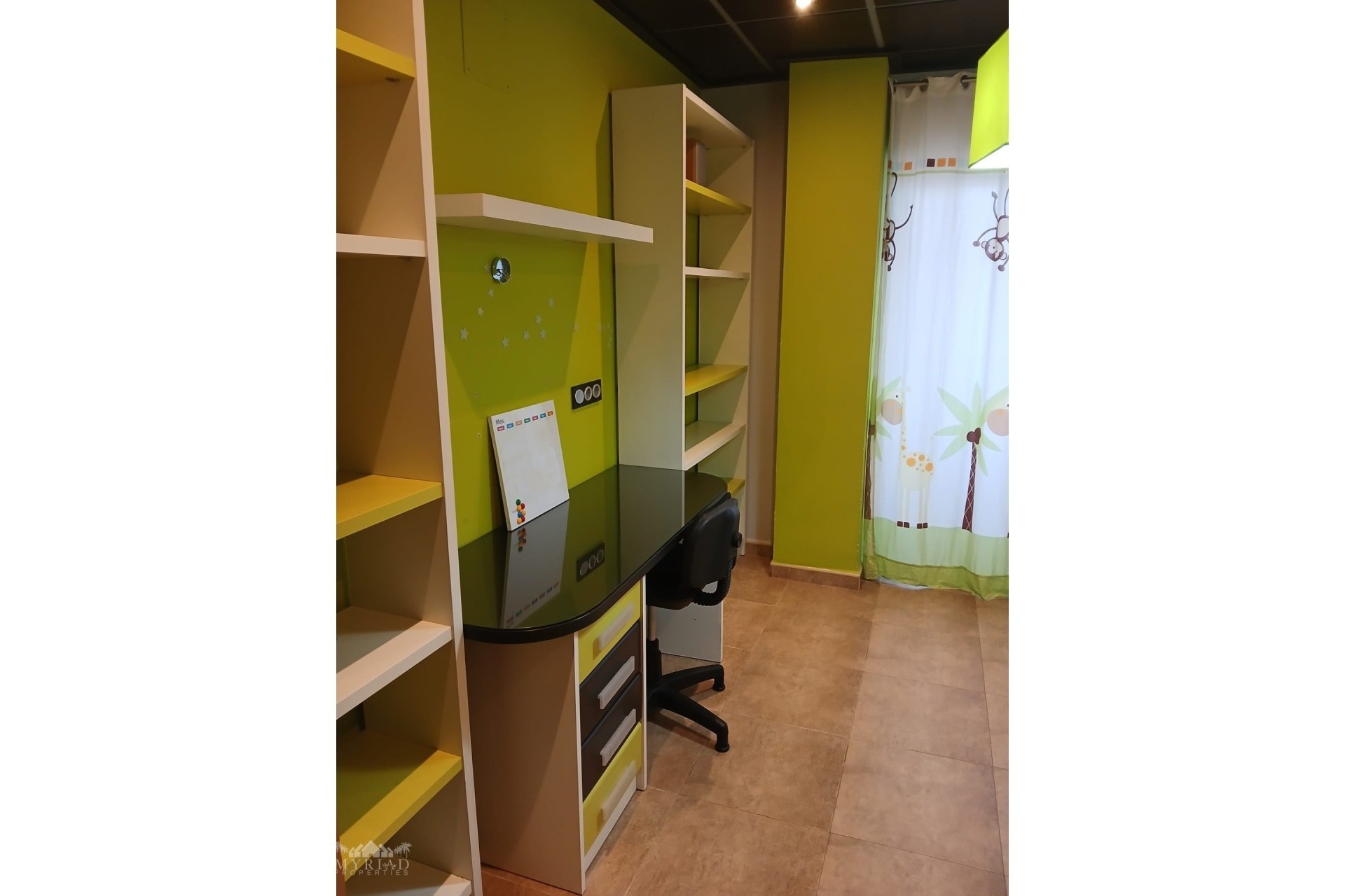 Resale - Wohnung / Apartment -
Pinoso - Pinoso Alicante