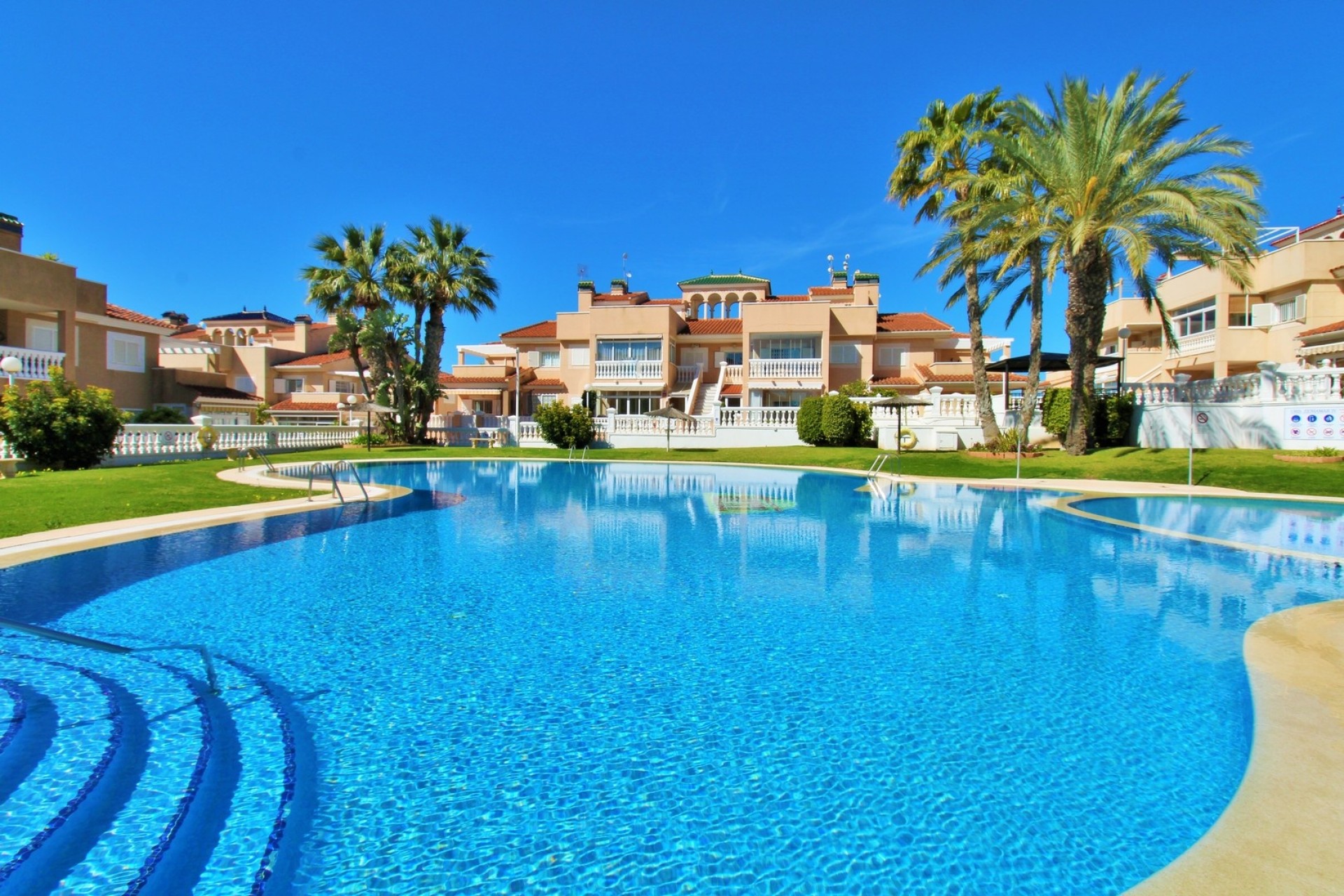 Resale - Wohnung / Apartment -
Playa Flamenca