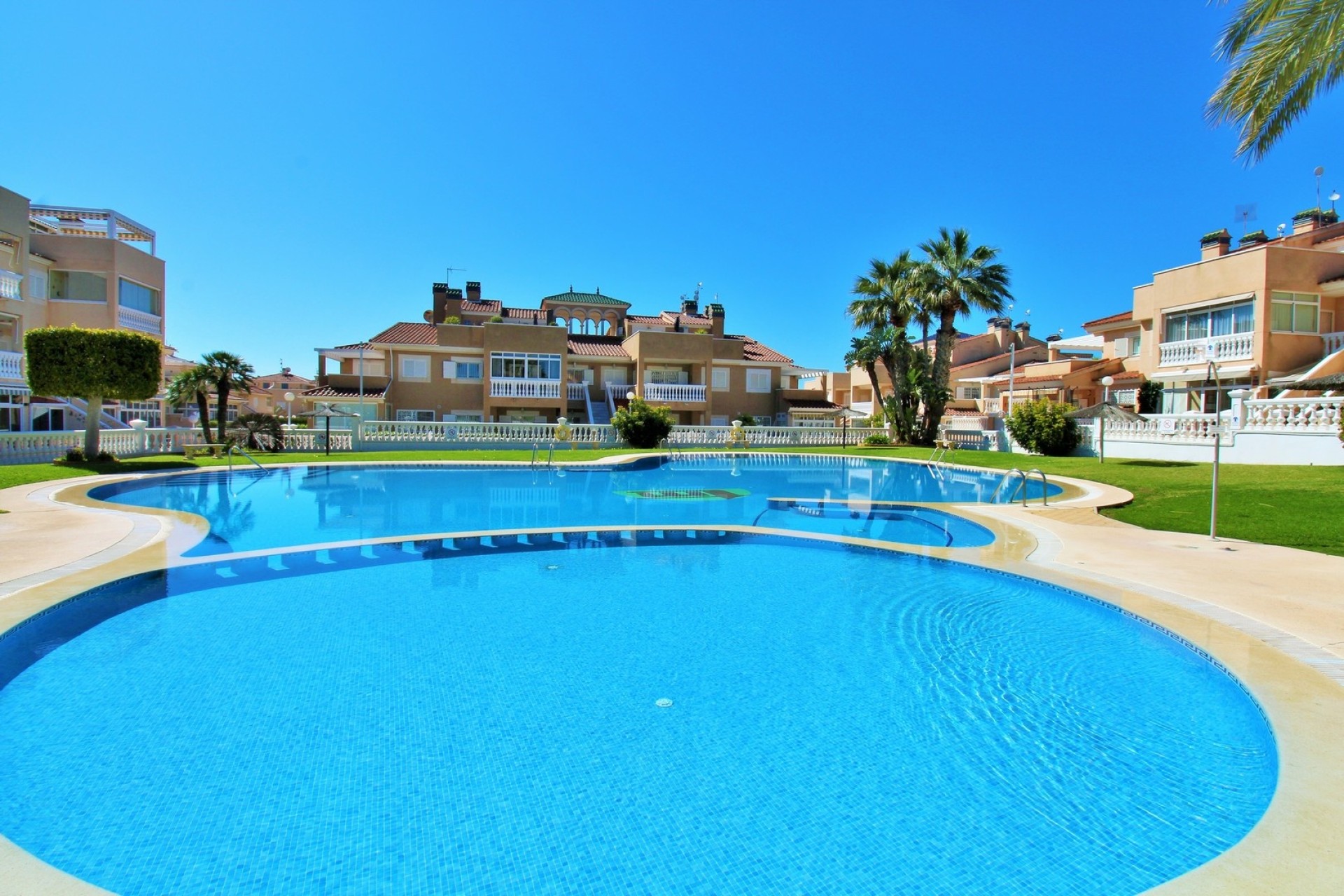 Resale - Wohnung / Apartment -
Playa Flamenca