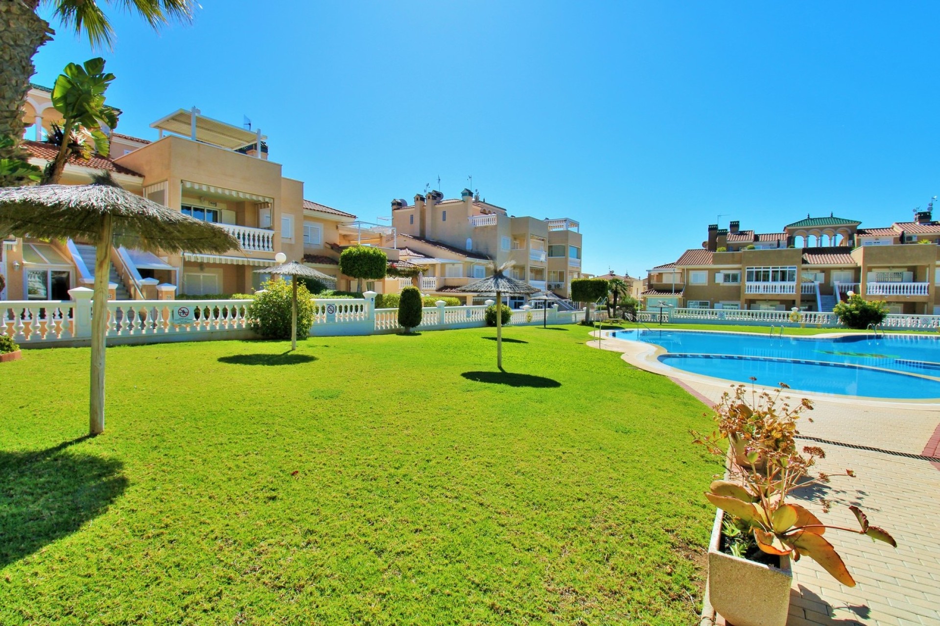 Resale - Wohnung / Apartment -
Playa Flamenca
