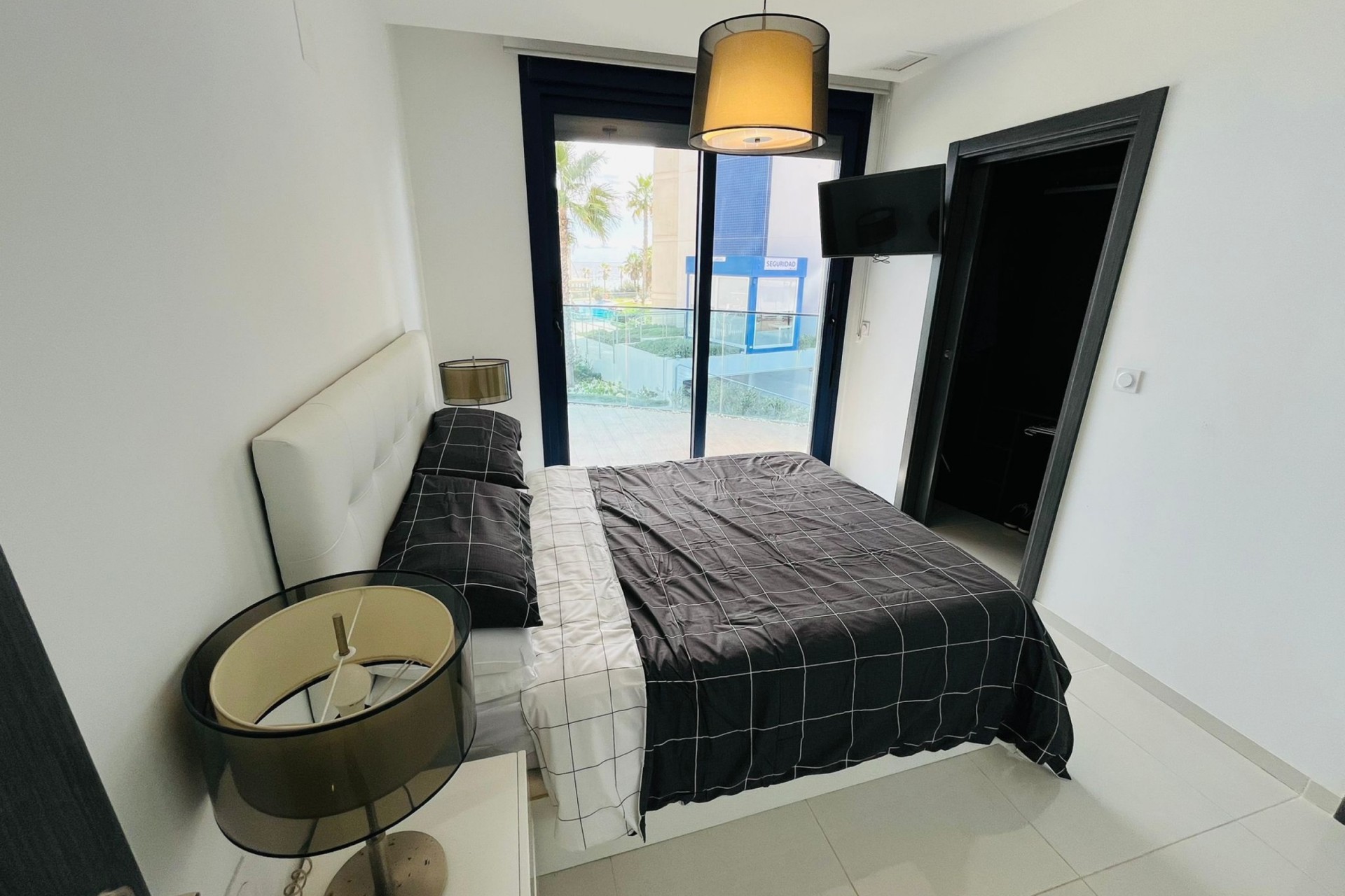 Resale - Wohnung / Apartment -
Punta Prima - Costa Blanca