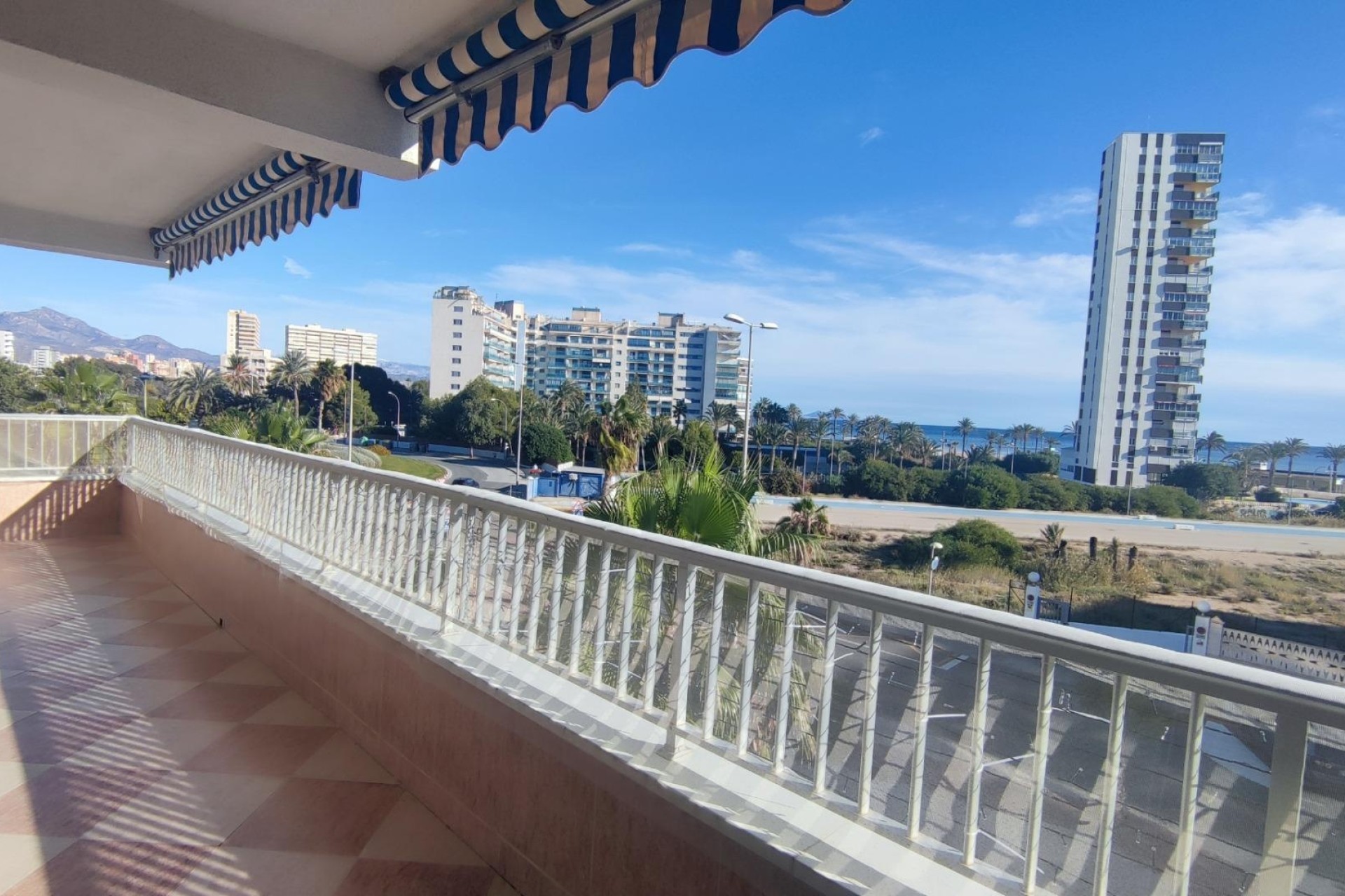 Resale - Wohnung / Apartment -
San Juan de Alicante - SAN JUAN