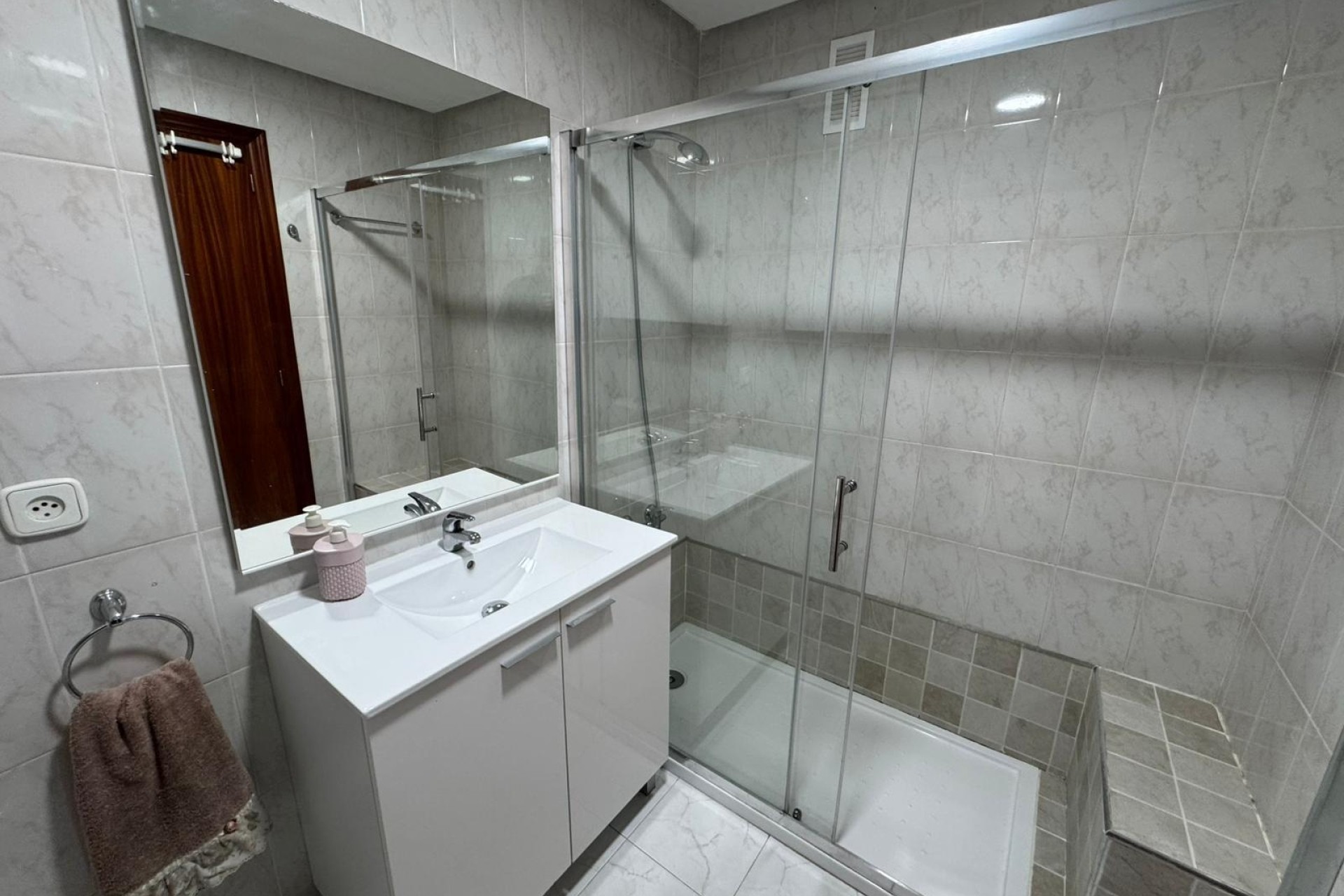 Resale - Wohnung / Apartment -
San Miguel de Salinas - Inland