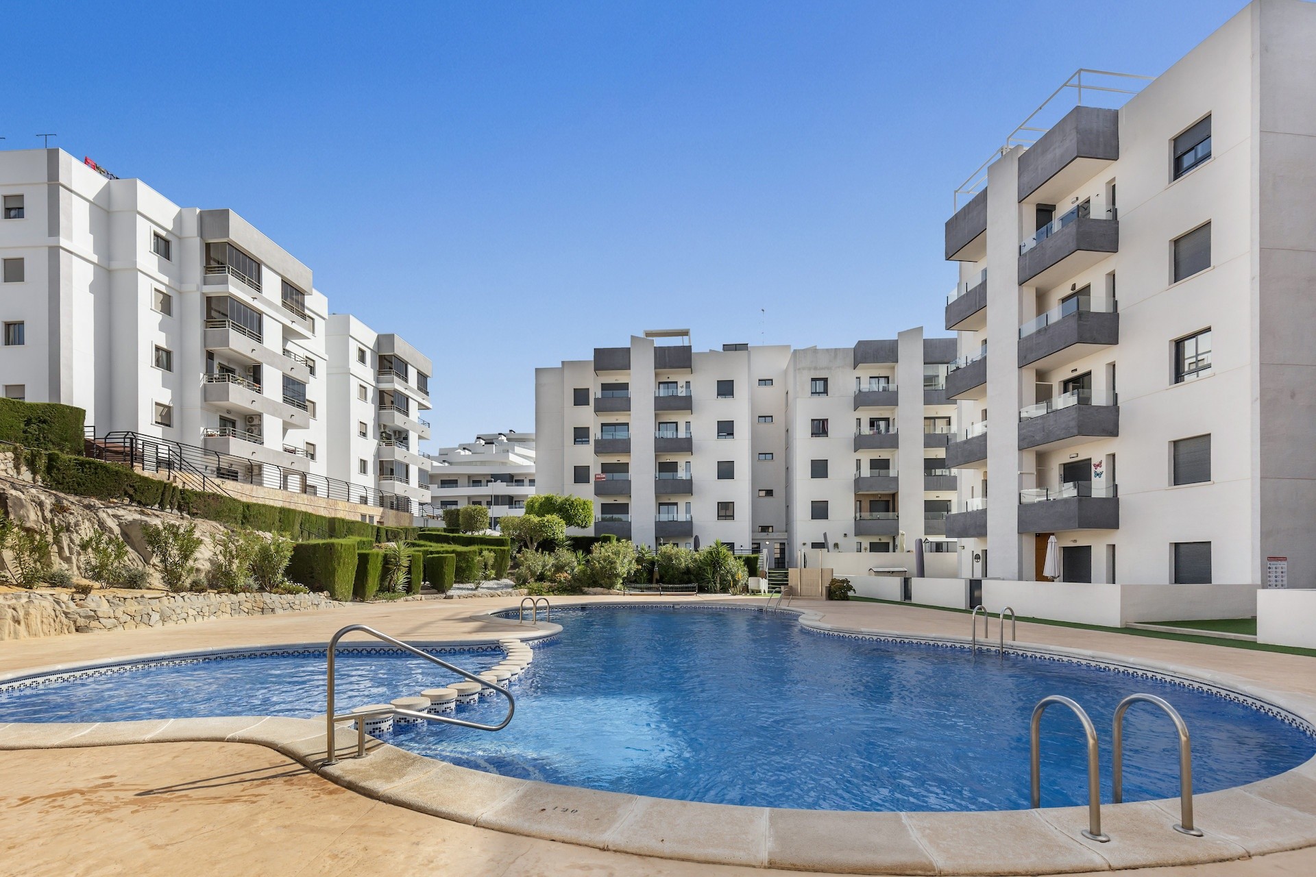 Resale - Wohnung / Apartment -
San Miguel de Salinas - Inland