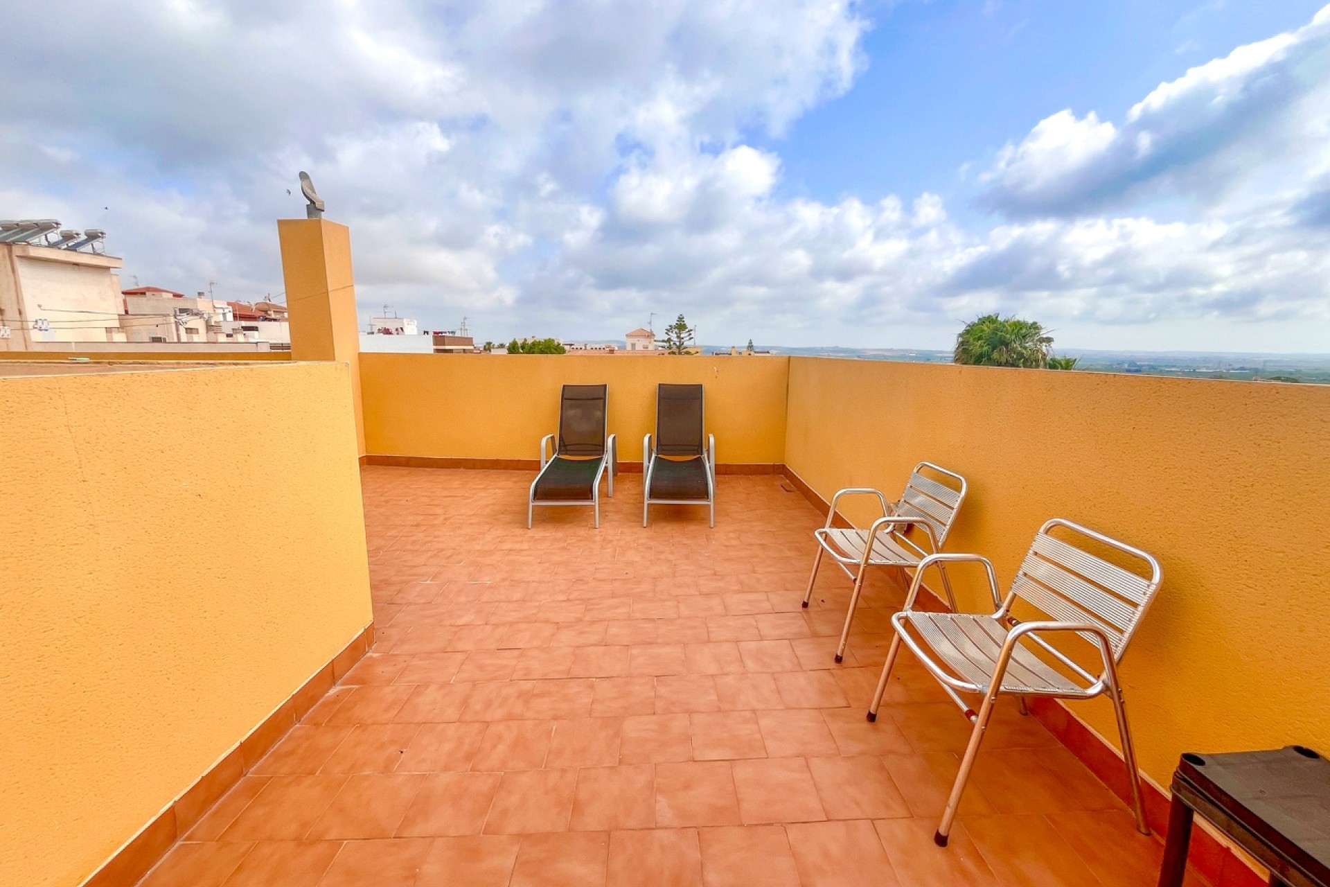 Resale - Wohnung / Apartment -
San Miguel de Salinas - Inland