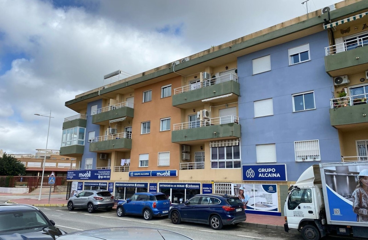 Resale - Wohnung / Apartment -
San Miguel de Salinas - Pueblo 9