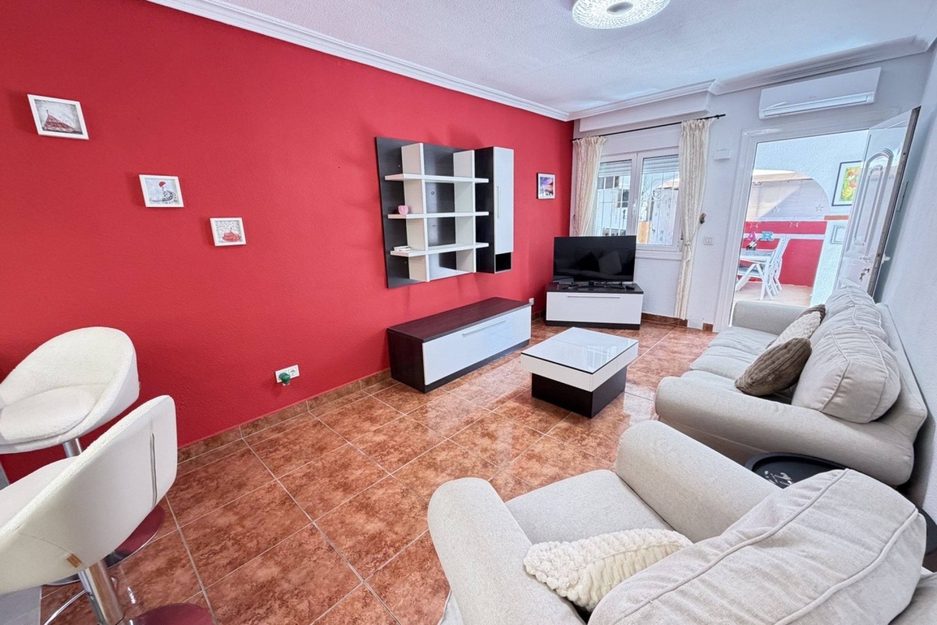 Resale - Wohnung / Apartment -
San Miguel de Salinas
