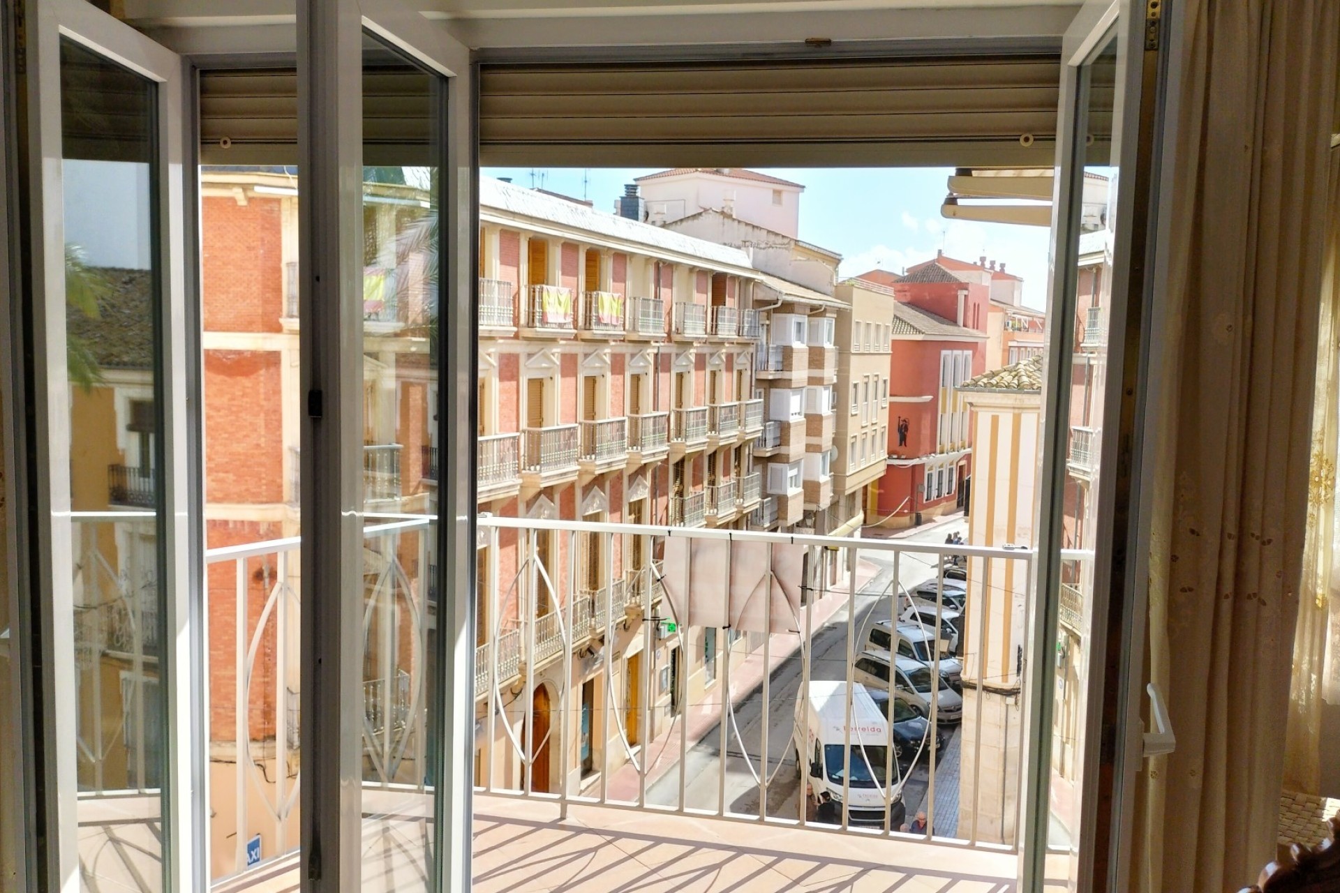 Resale - Wohnung / Apartment -
Sax - Inland