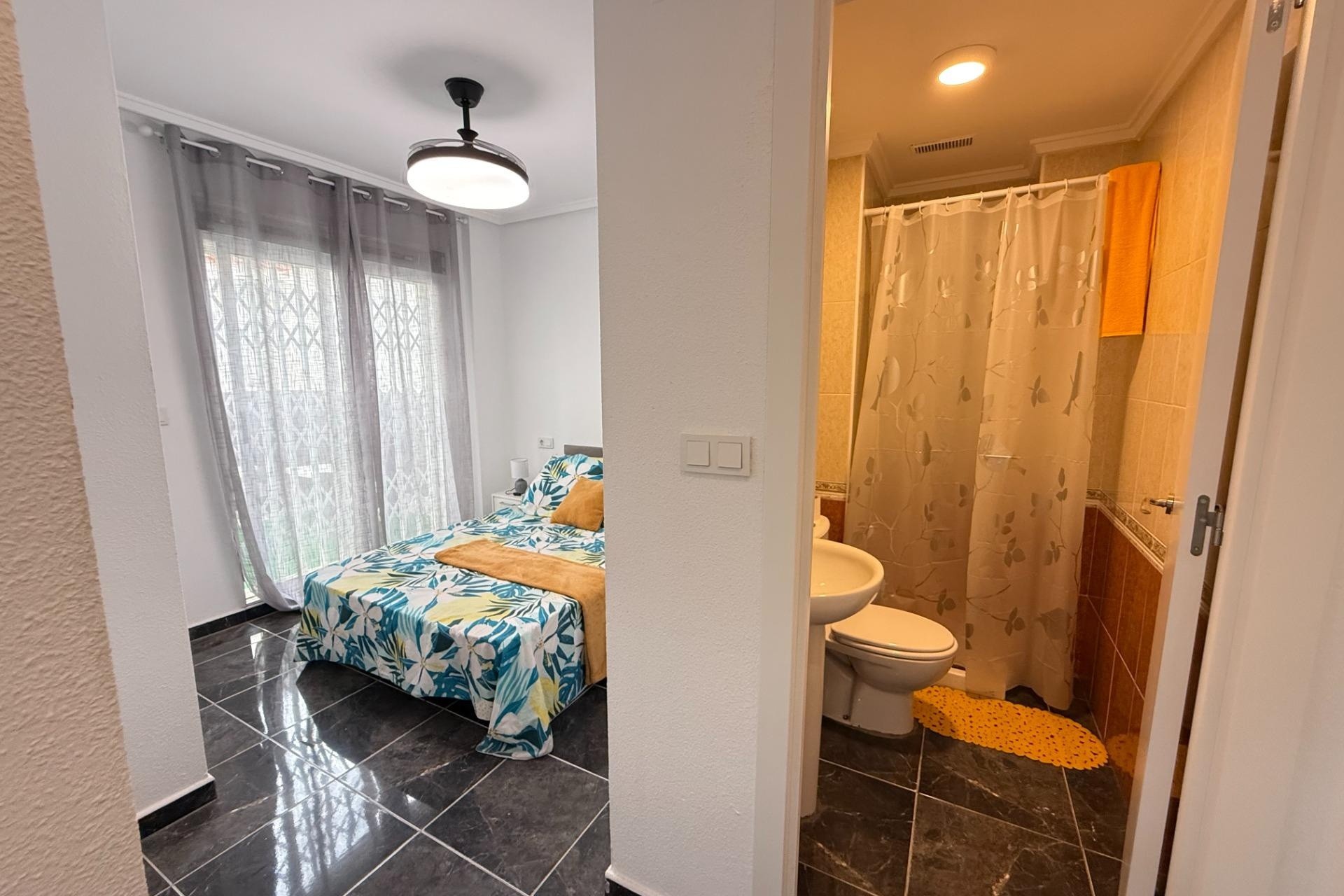 Resale - Wohnung / Apartment -
Torrevieja - Center