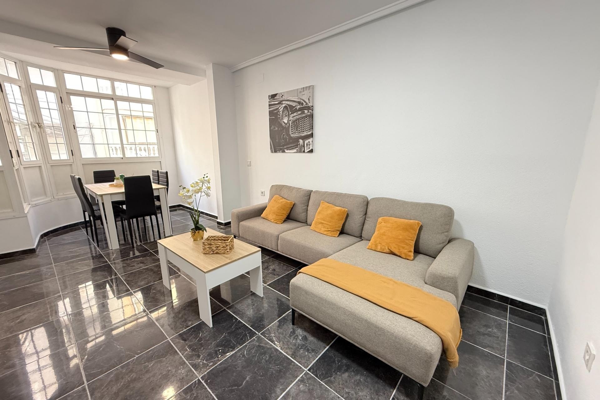 Resale - Wohnung / Apartment -
Torrevieja - Center