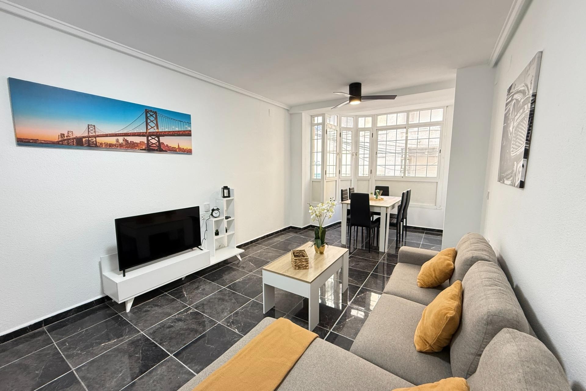 Resale - Wohnung / Apartment -
Torrevieja - Center